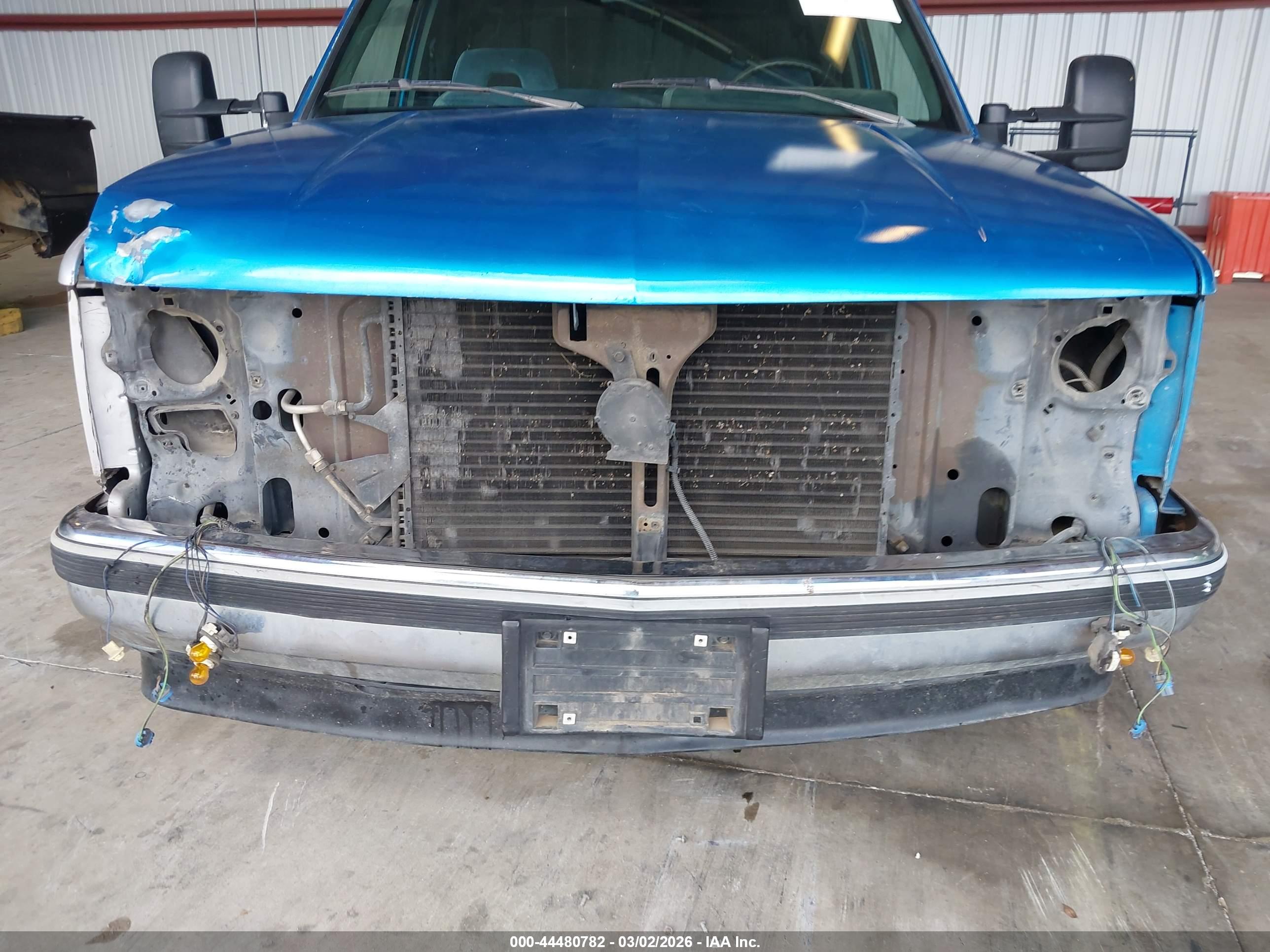 CHEVROLET GMT-400 image 6