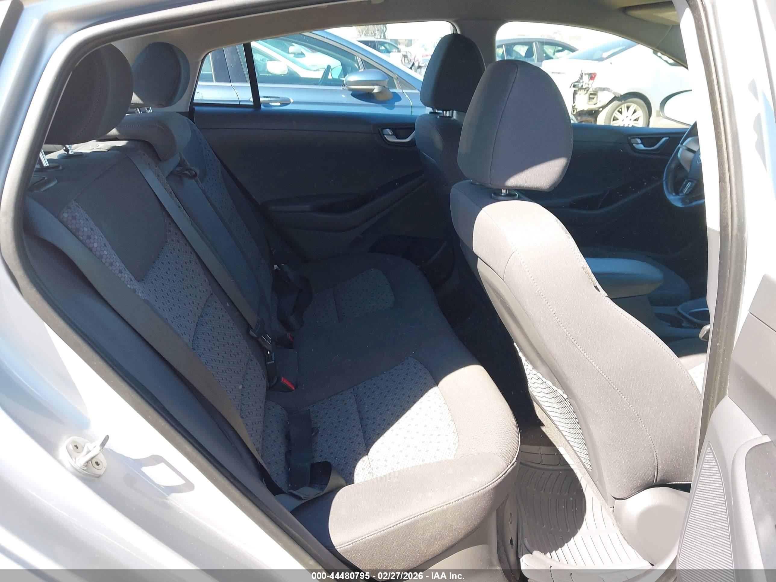 HYUNDAI IONIQ image 8