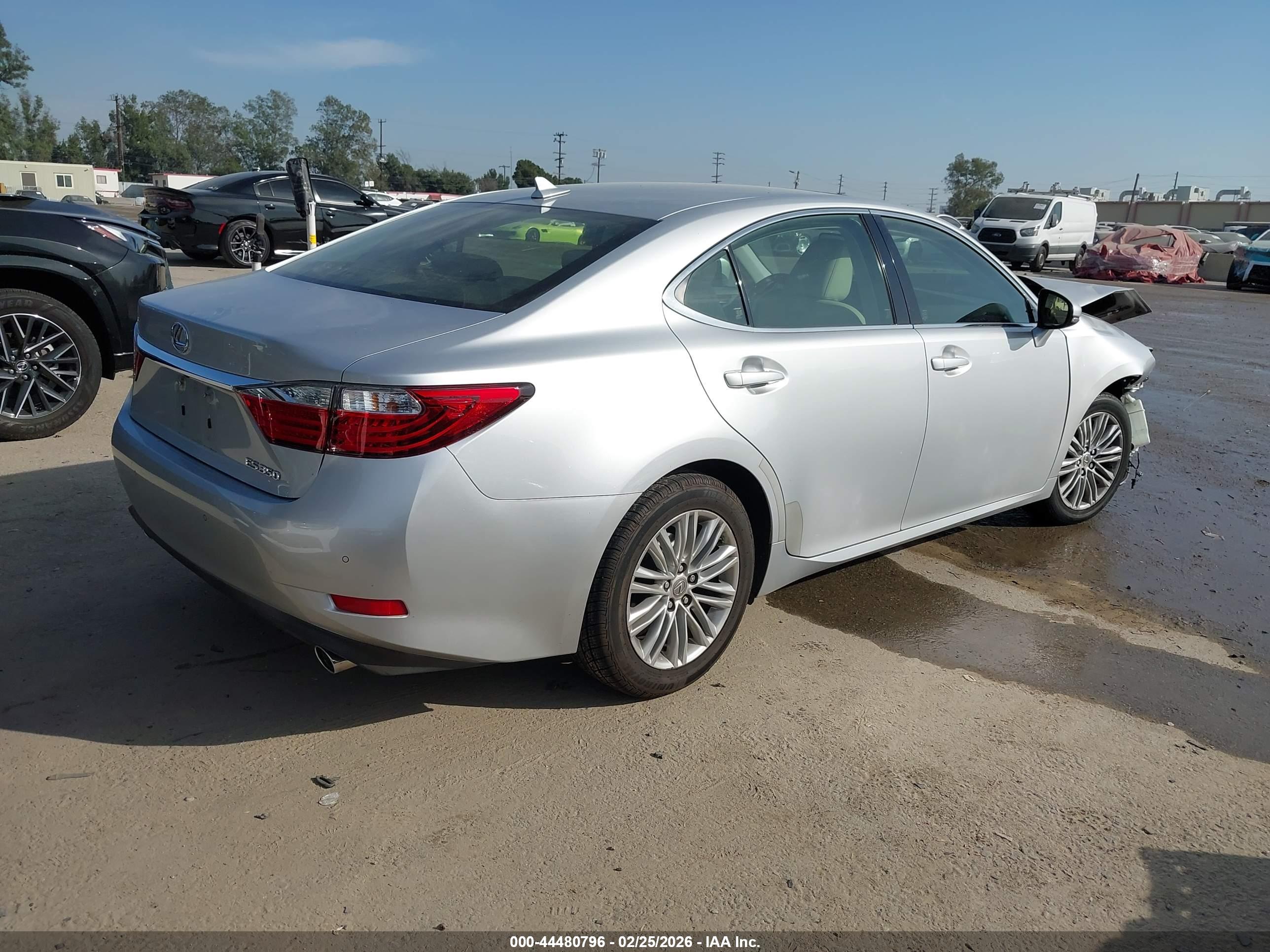 LEXUS ES image 4