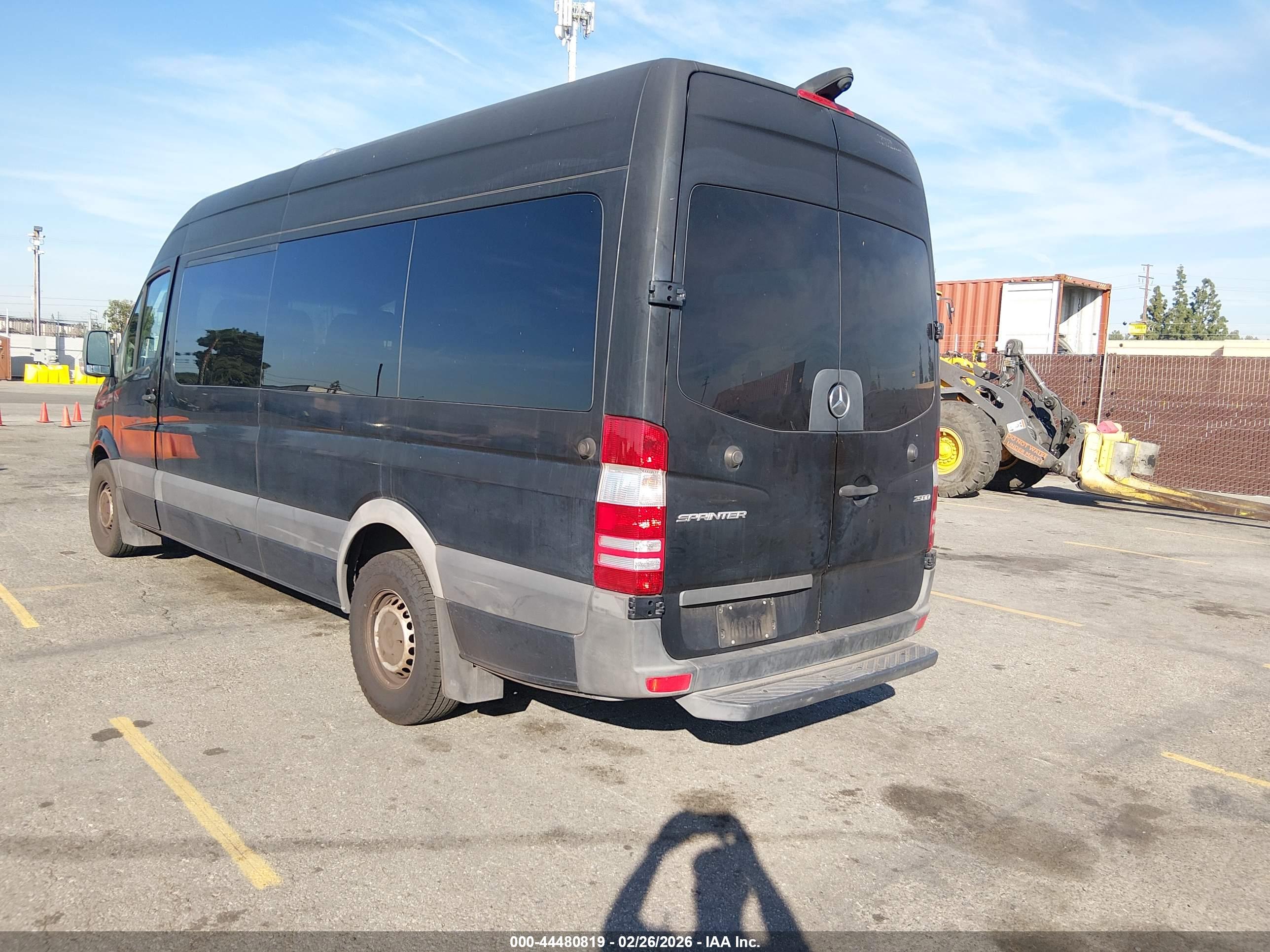 MERCEDES-BENZ SPRINTER image 3