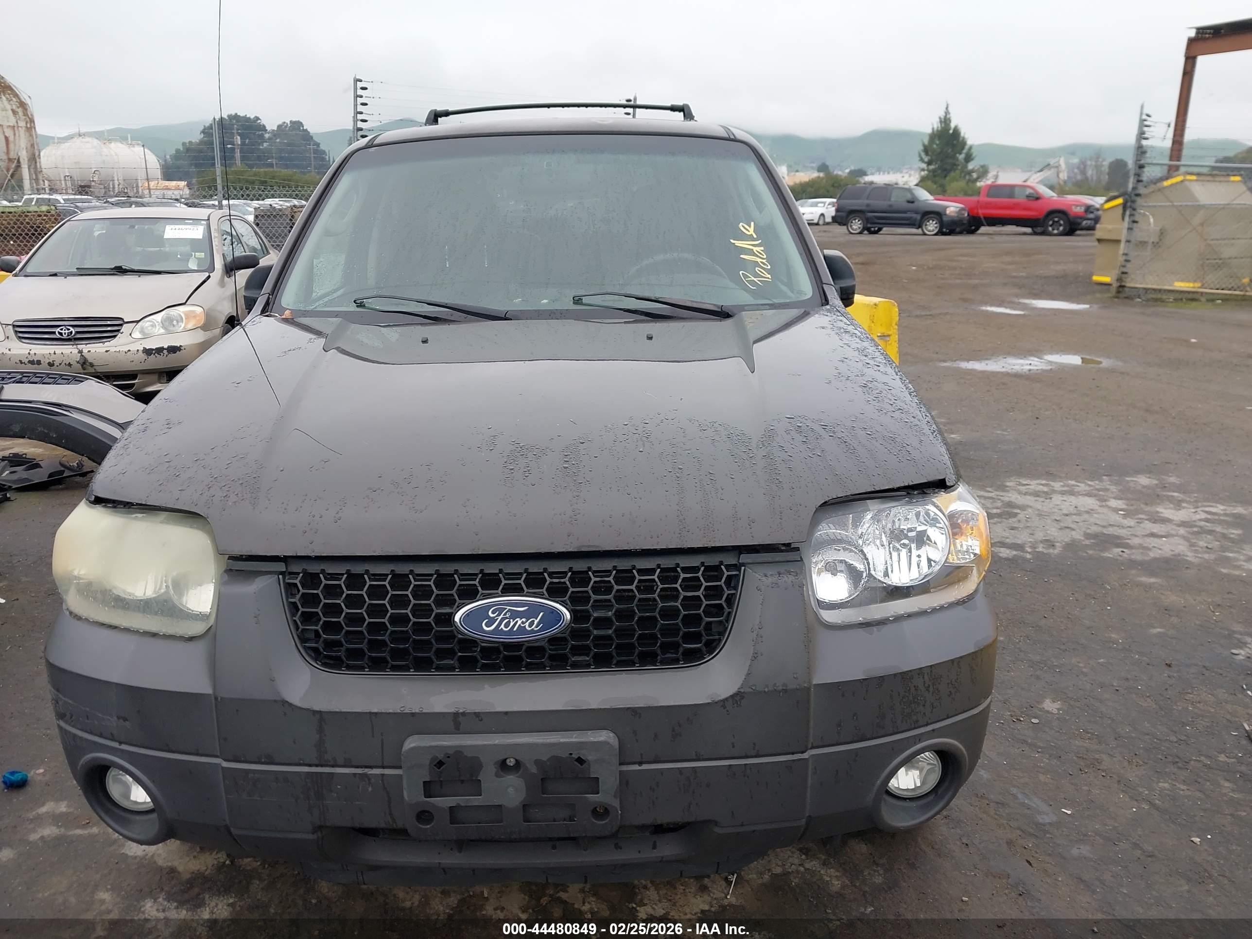 FORD ESCAPE image 6