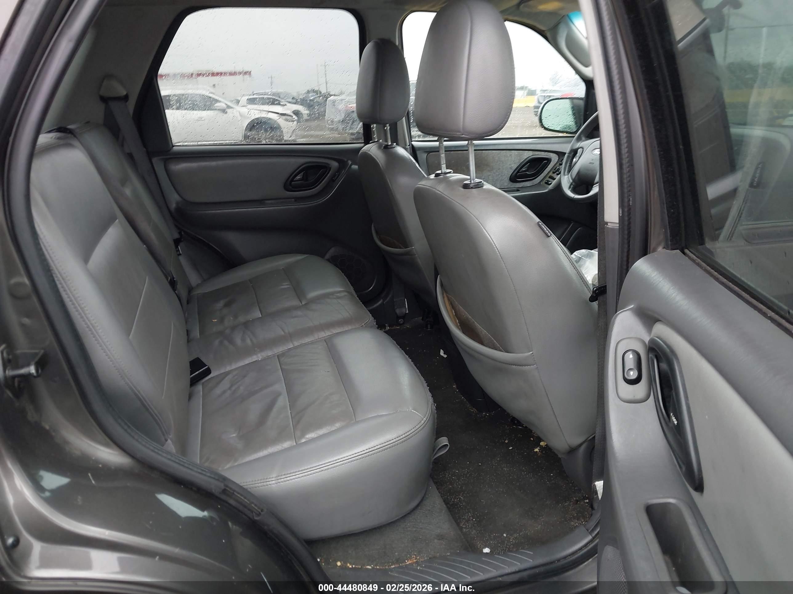 FORD ESCAPE image 8