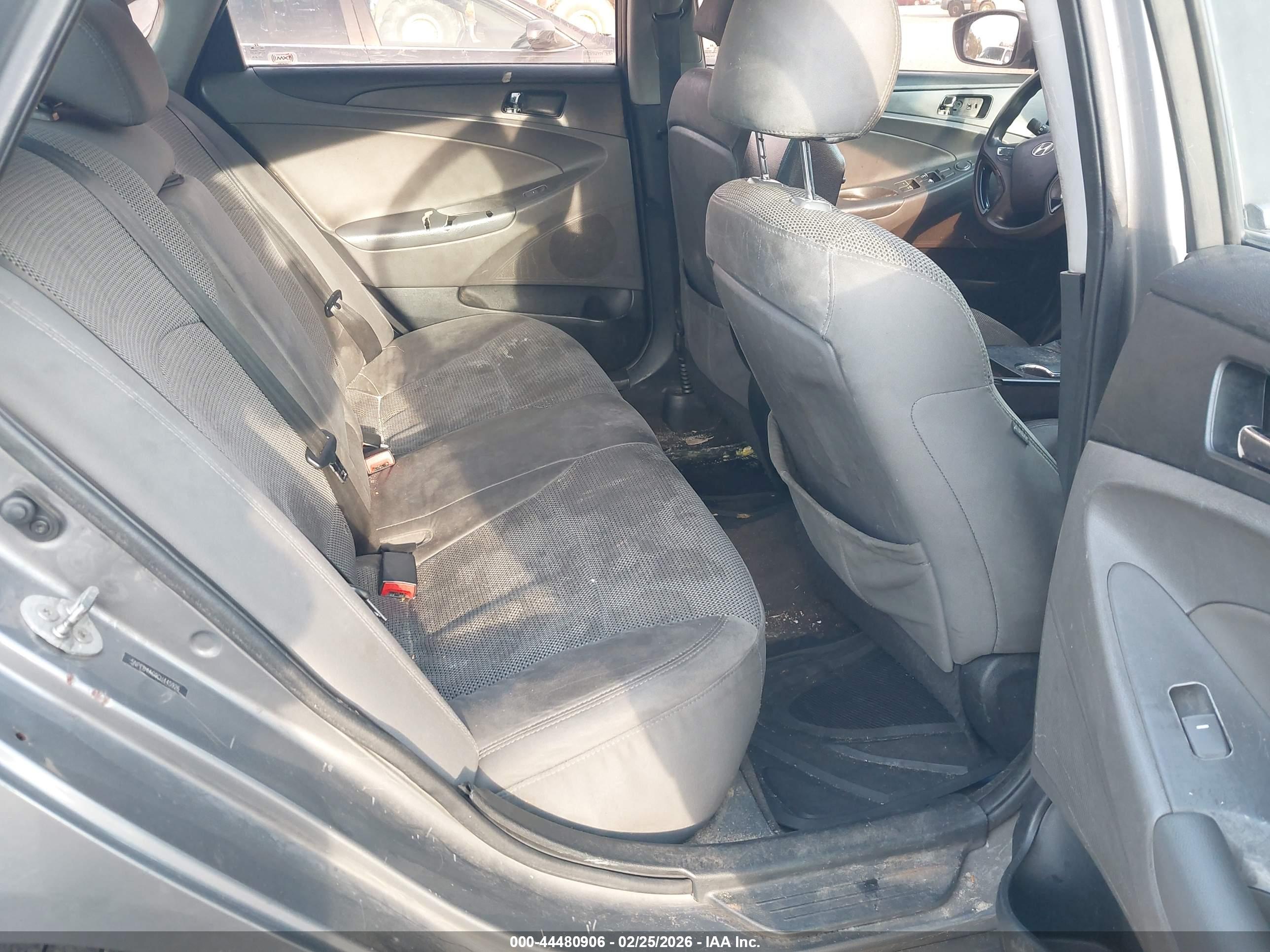 HYUNDAI SONATA image 8