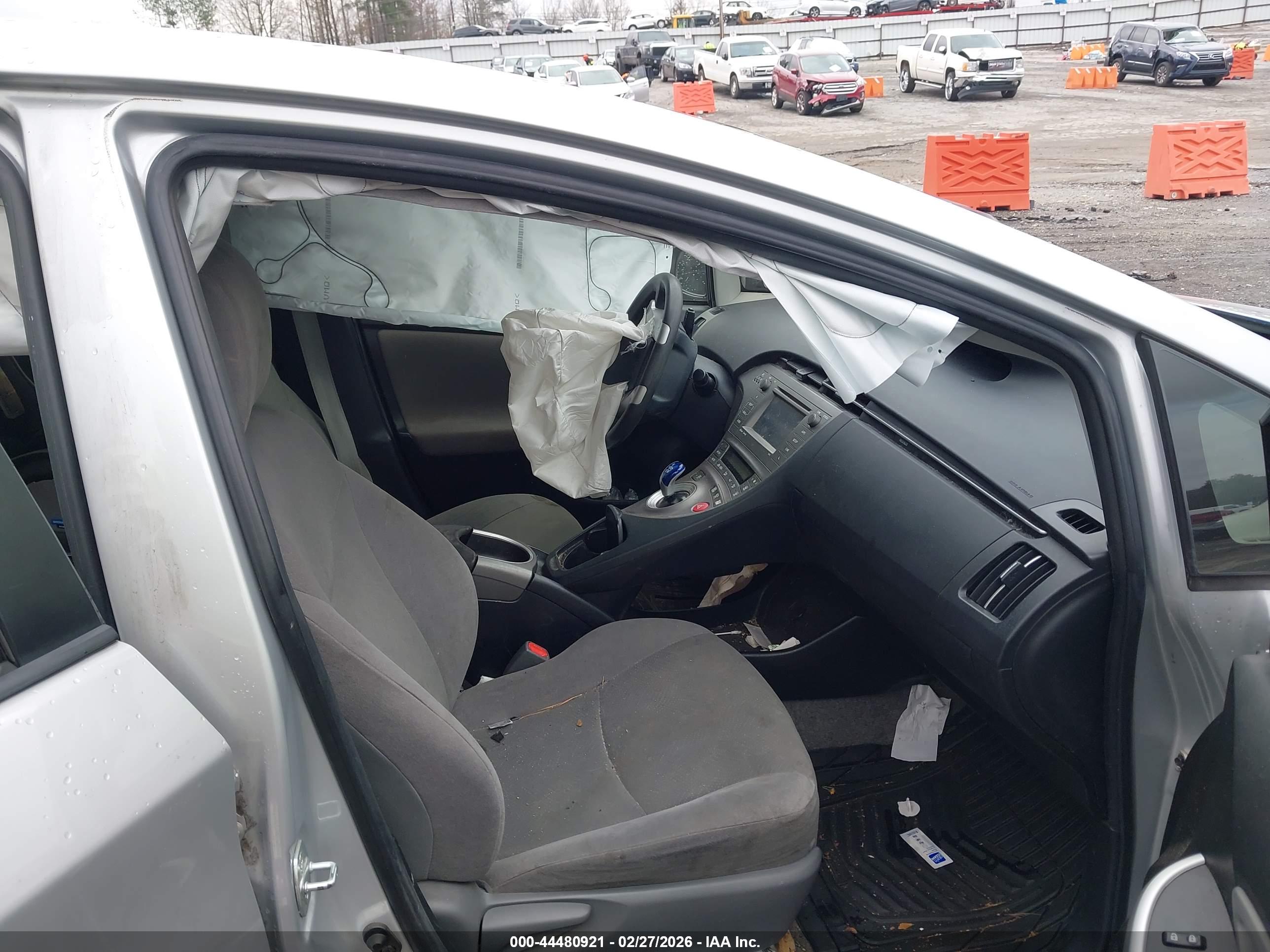 TOYOTA PRIUS image 5