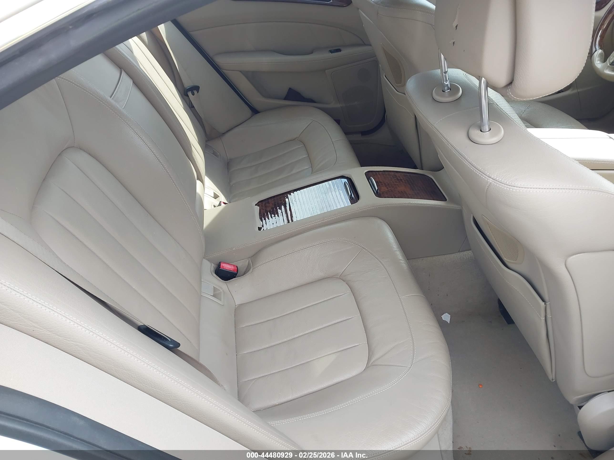 MERCEDES-BENZ CLS image 8