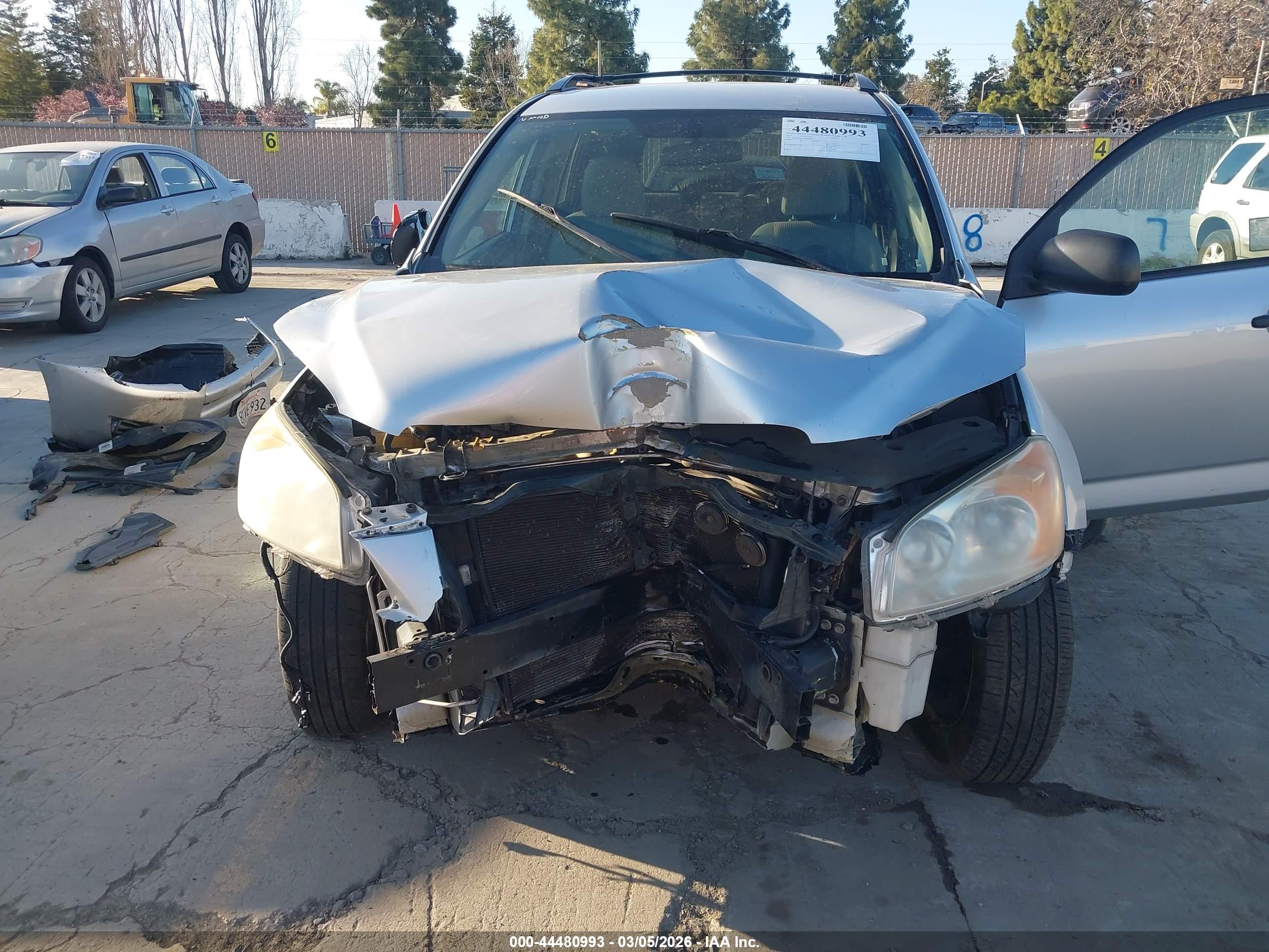 TOYOTA RAV4 image 6