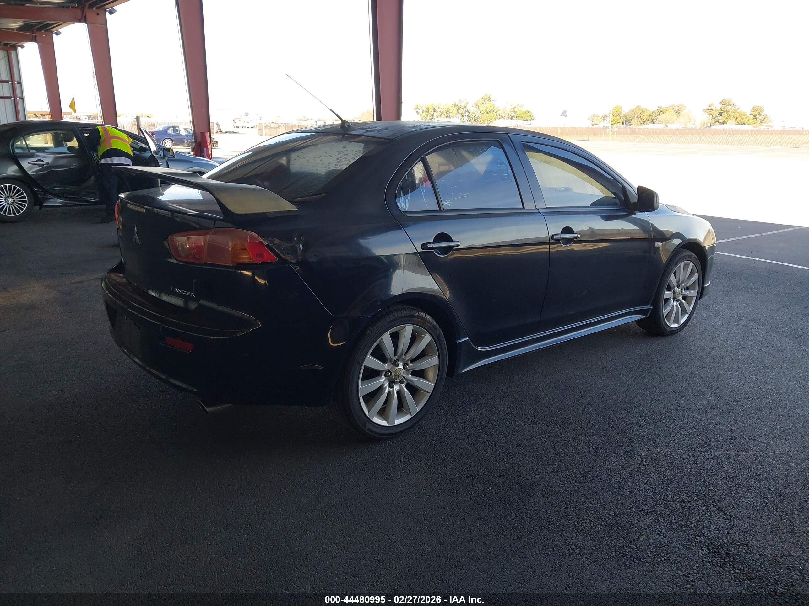 MITSUBISHI LANCER image 4