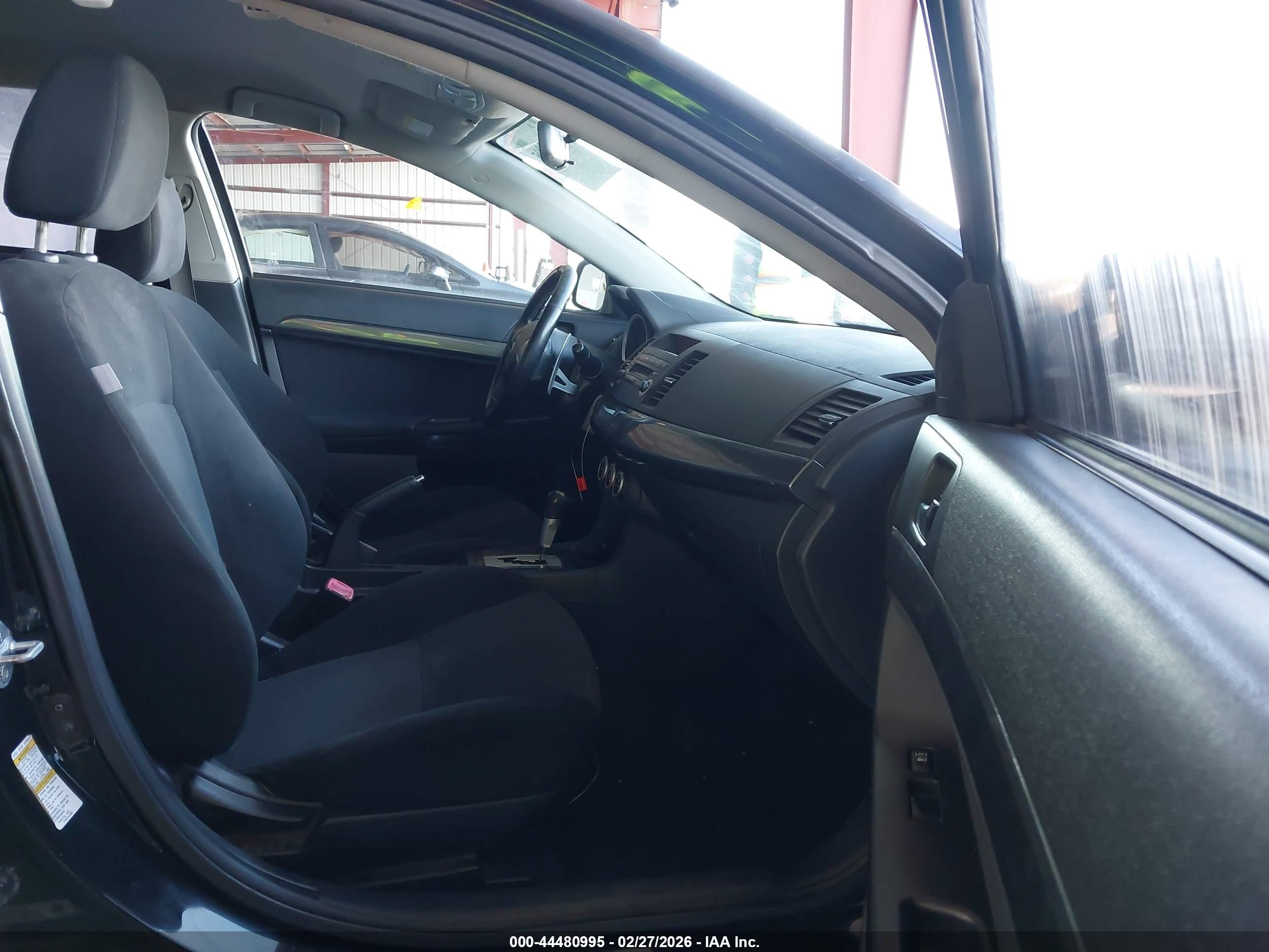 MITSUBISHI LANCER image 5