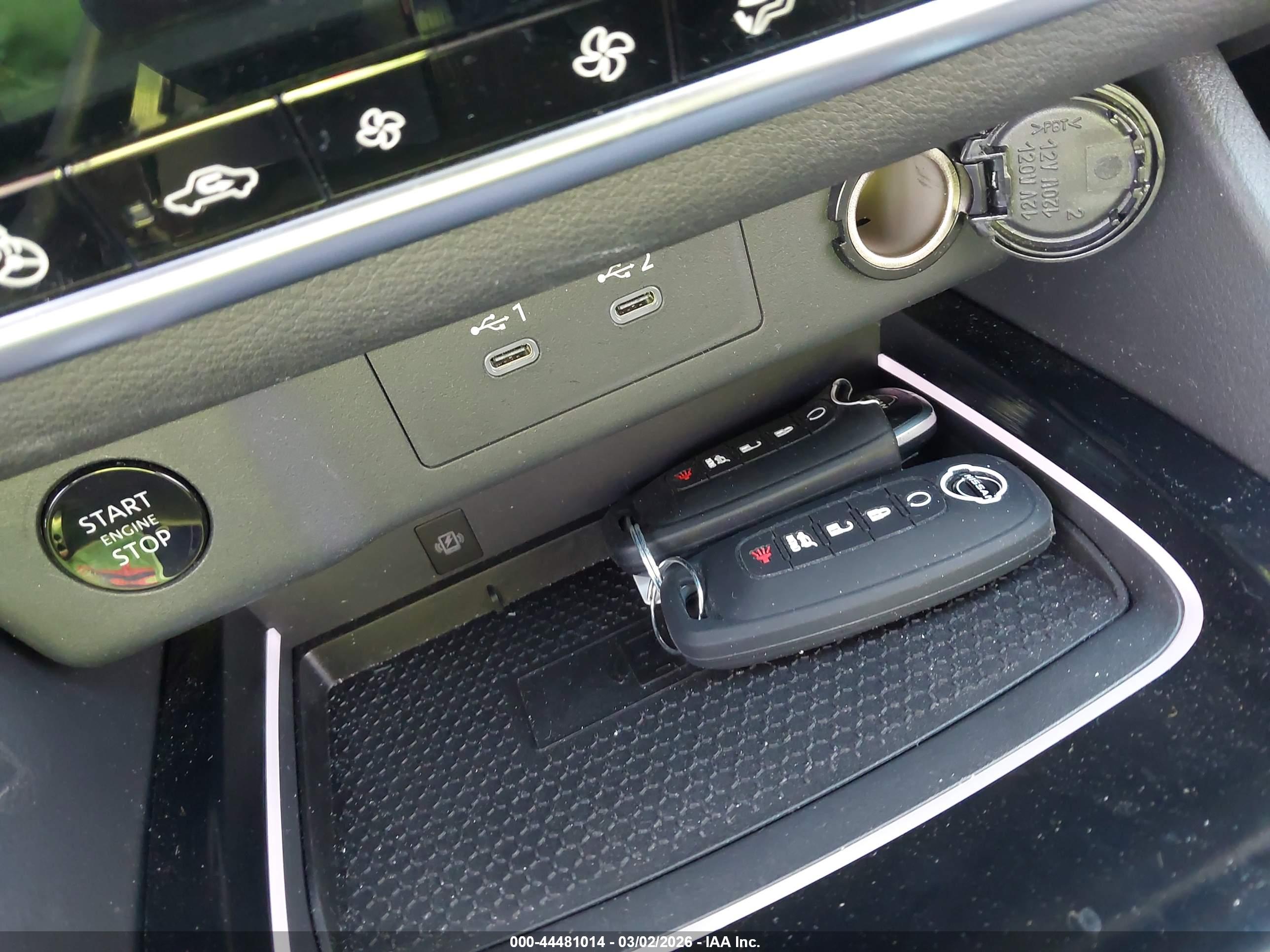 NISSAN ROGUE image 11