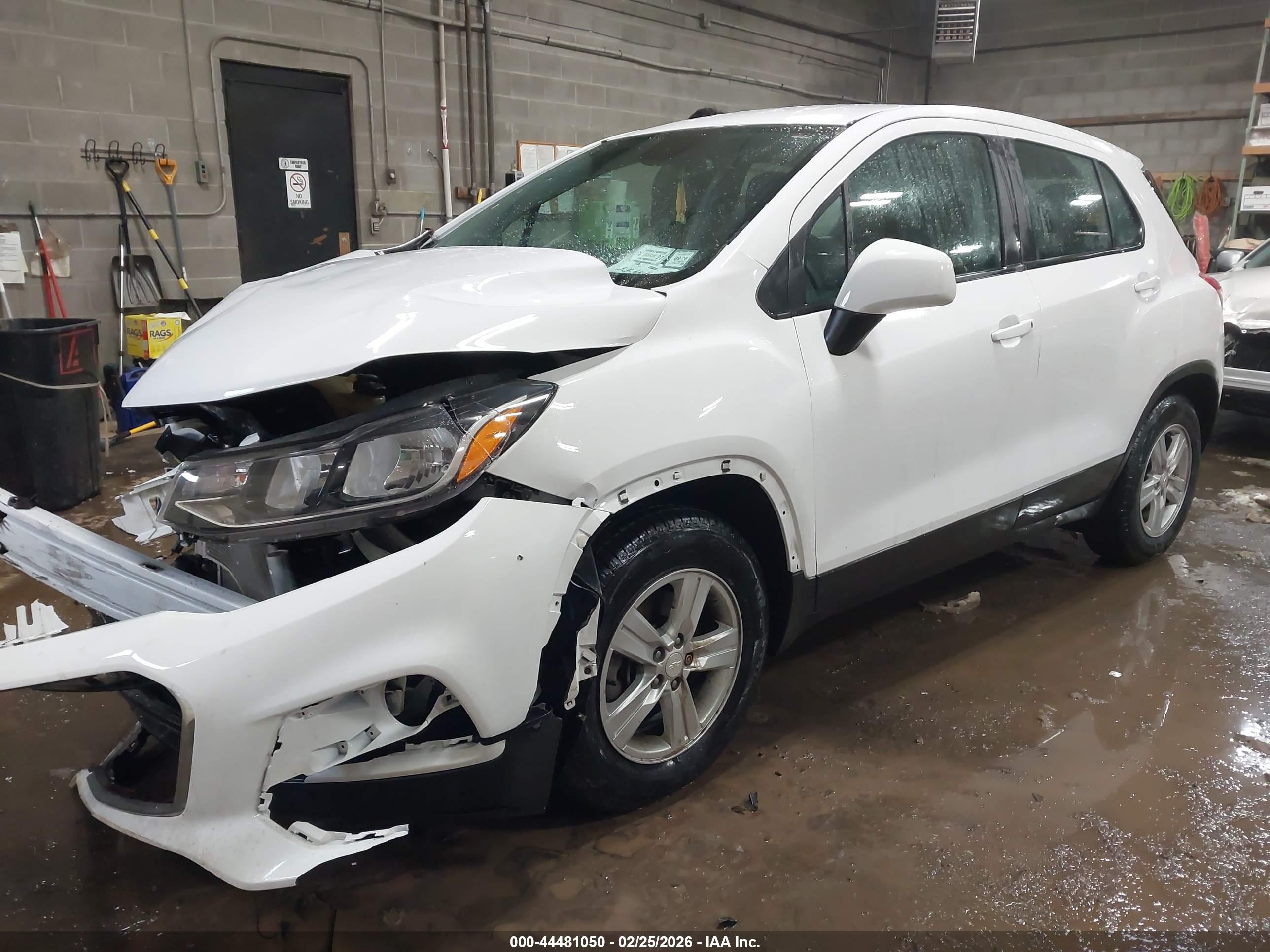 CHEVROLET TRAX image 2