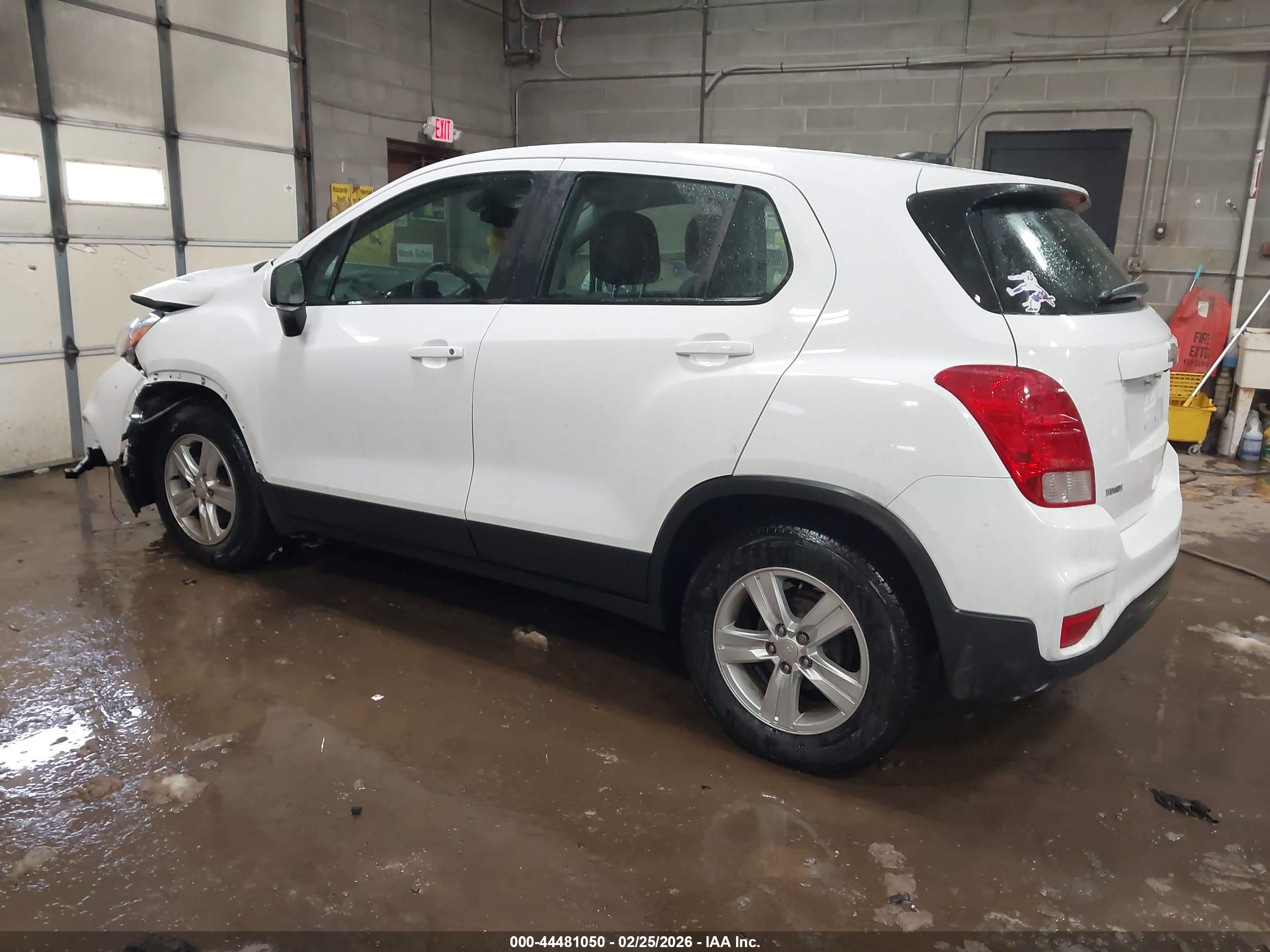 CHEVROLET TRAX image 3