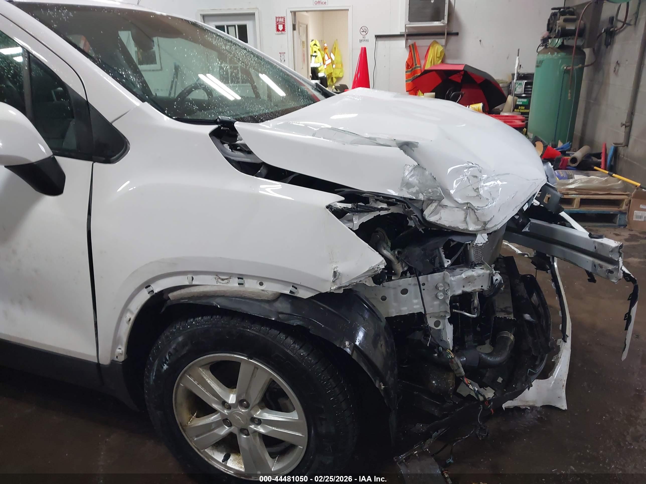 CHEVROLET TRAX image 6