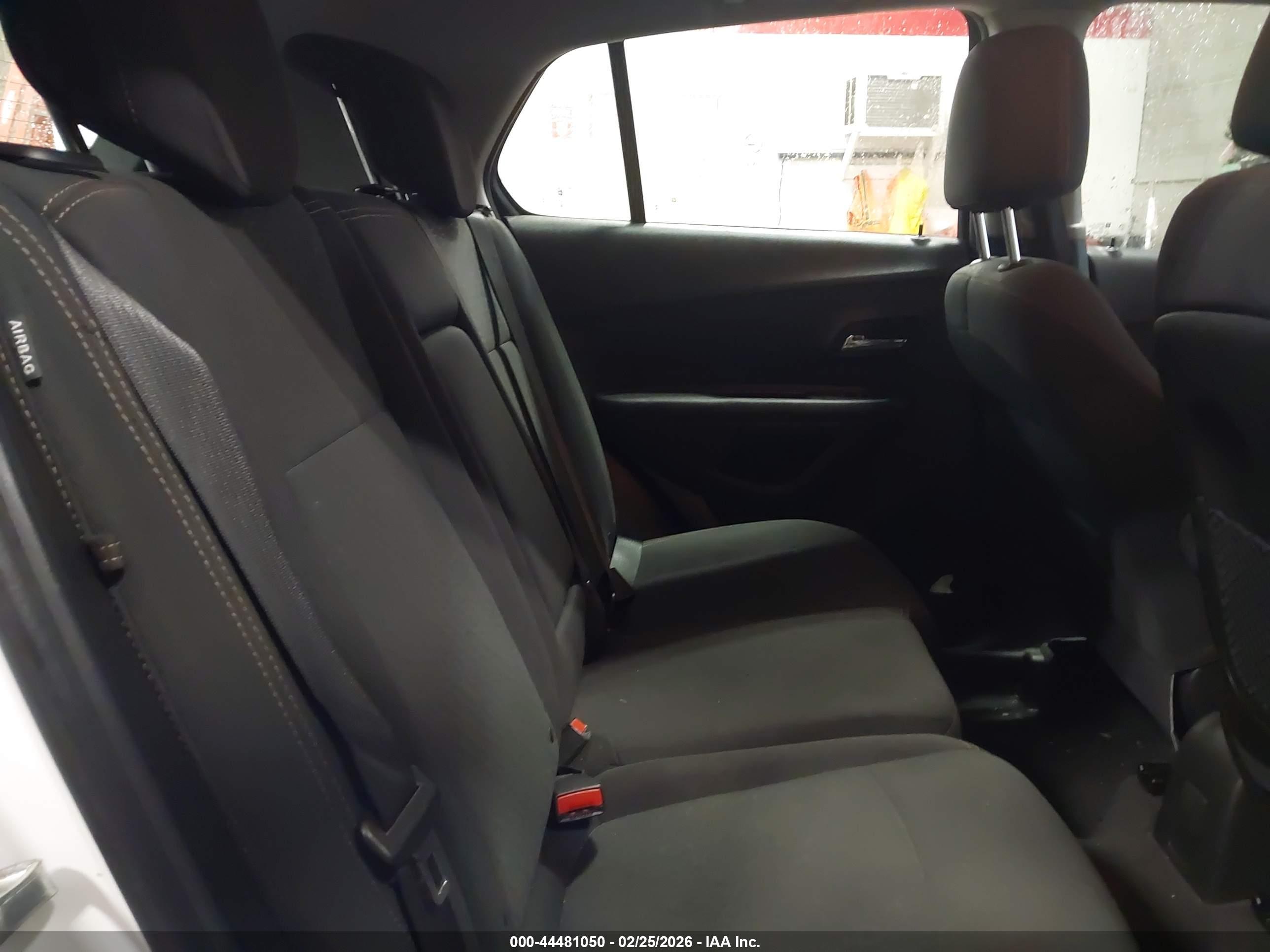 CHEVROLET TRAX image 8
