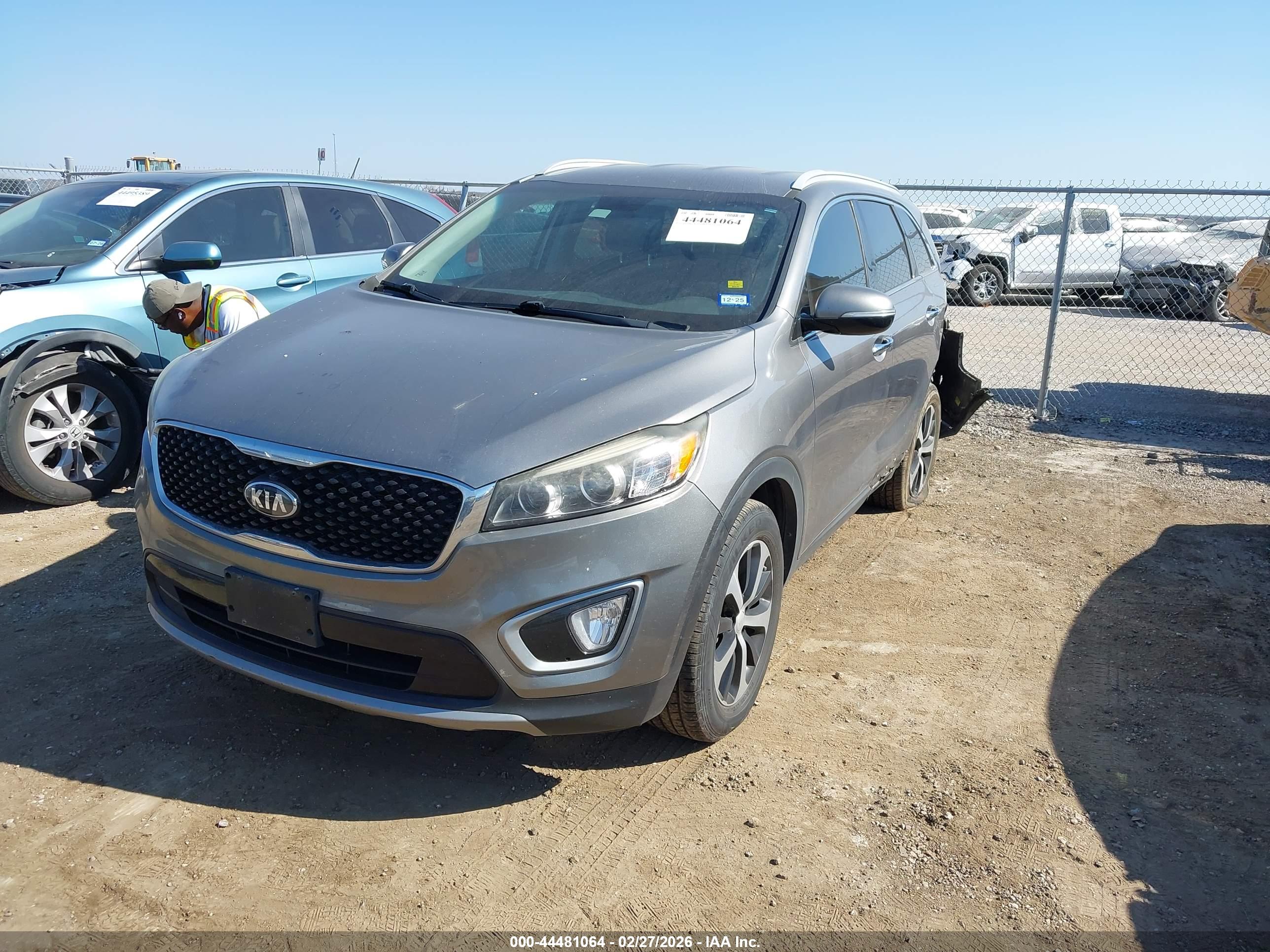 KIA SORENTO image 2