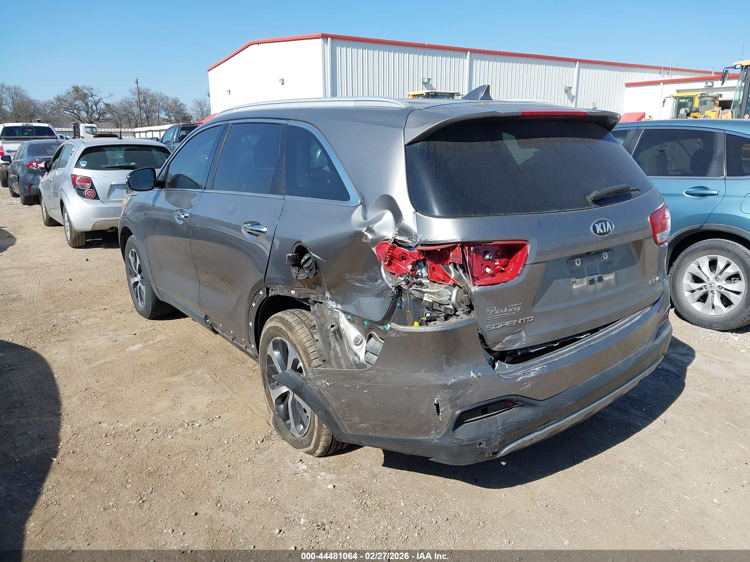 KIA SORENTO image 3
