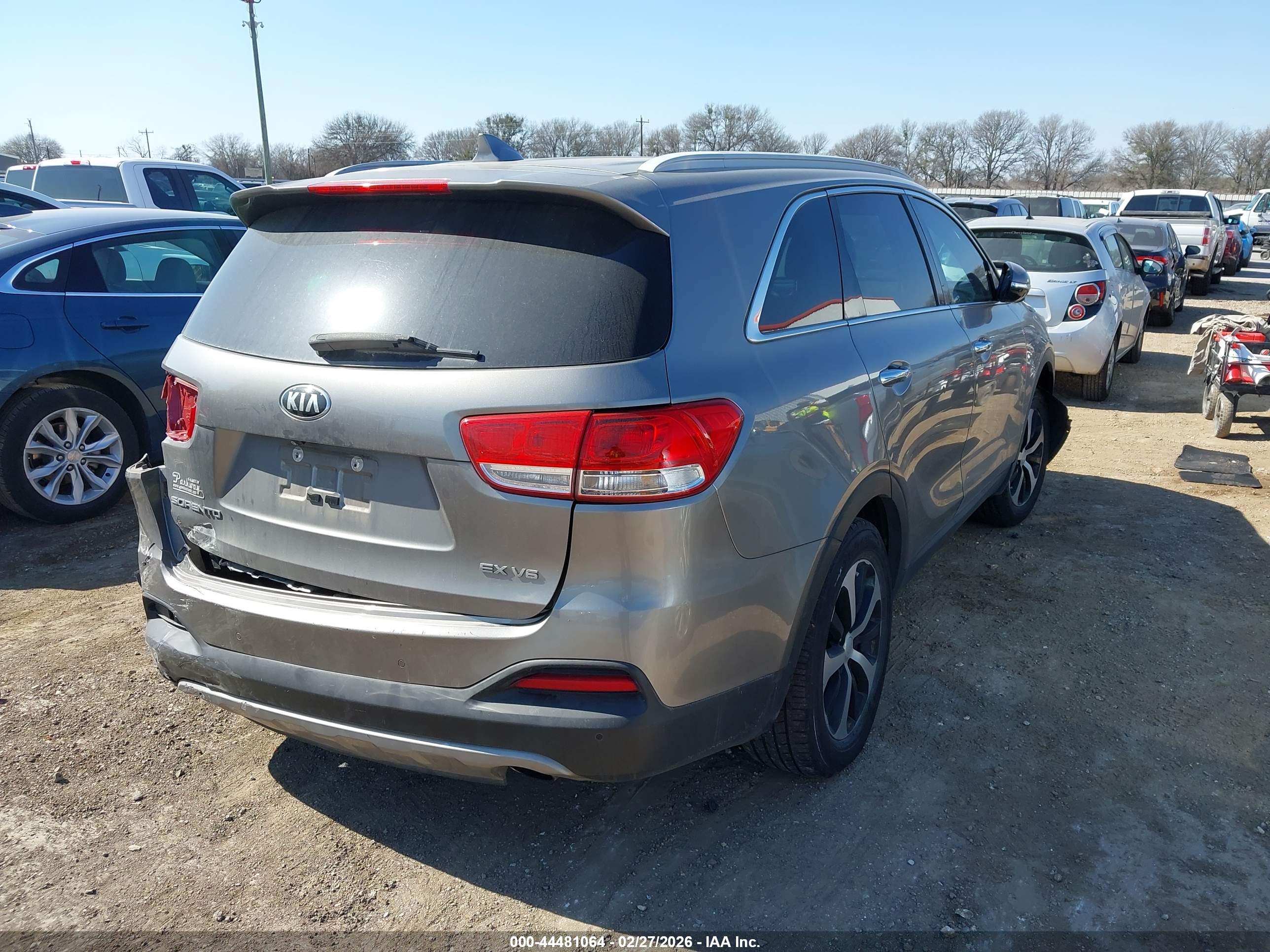 KIA SORENTO image 4