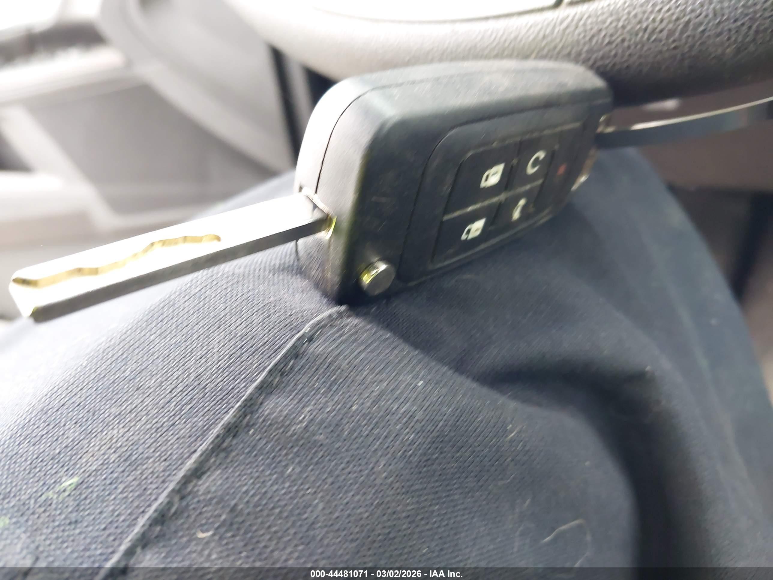 GMC TERRAIN image 11