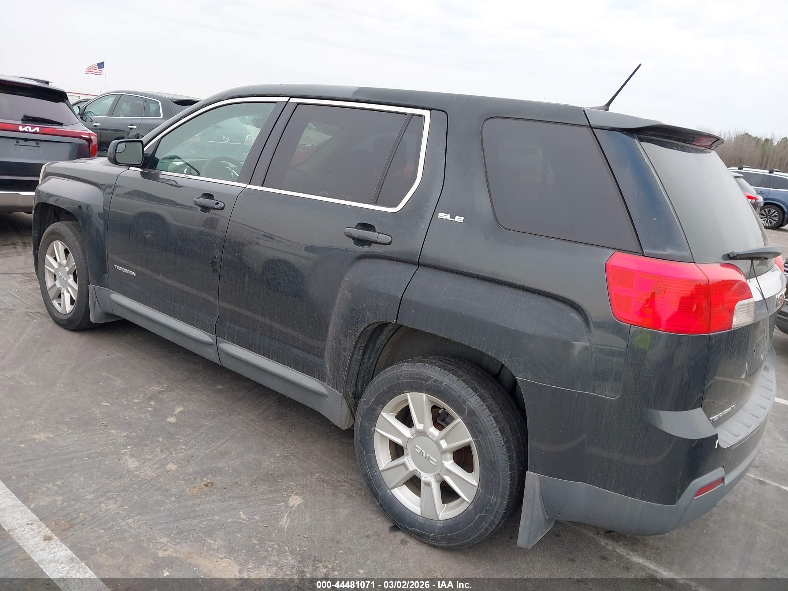 GMC TERRAIN image 3