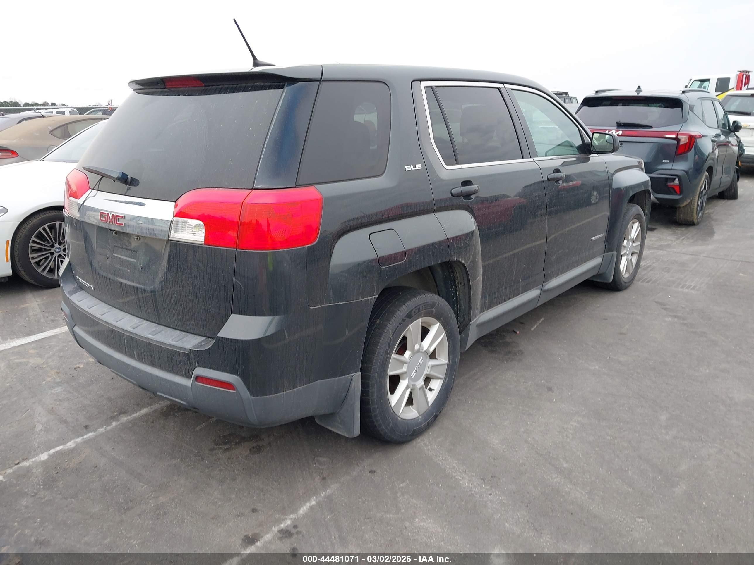 GMC TERRAIN image 4