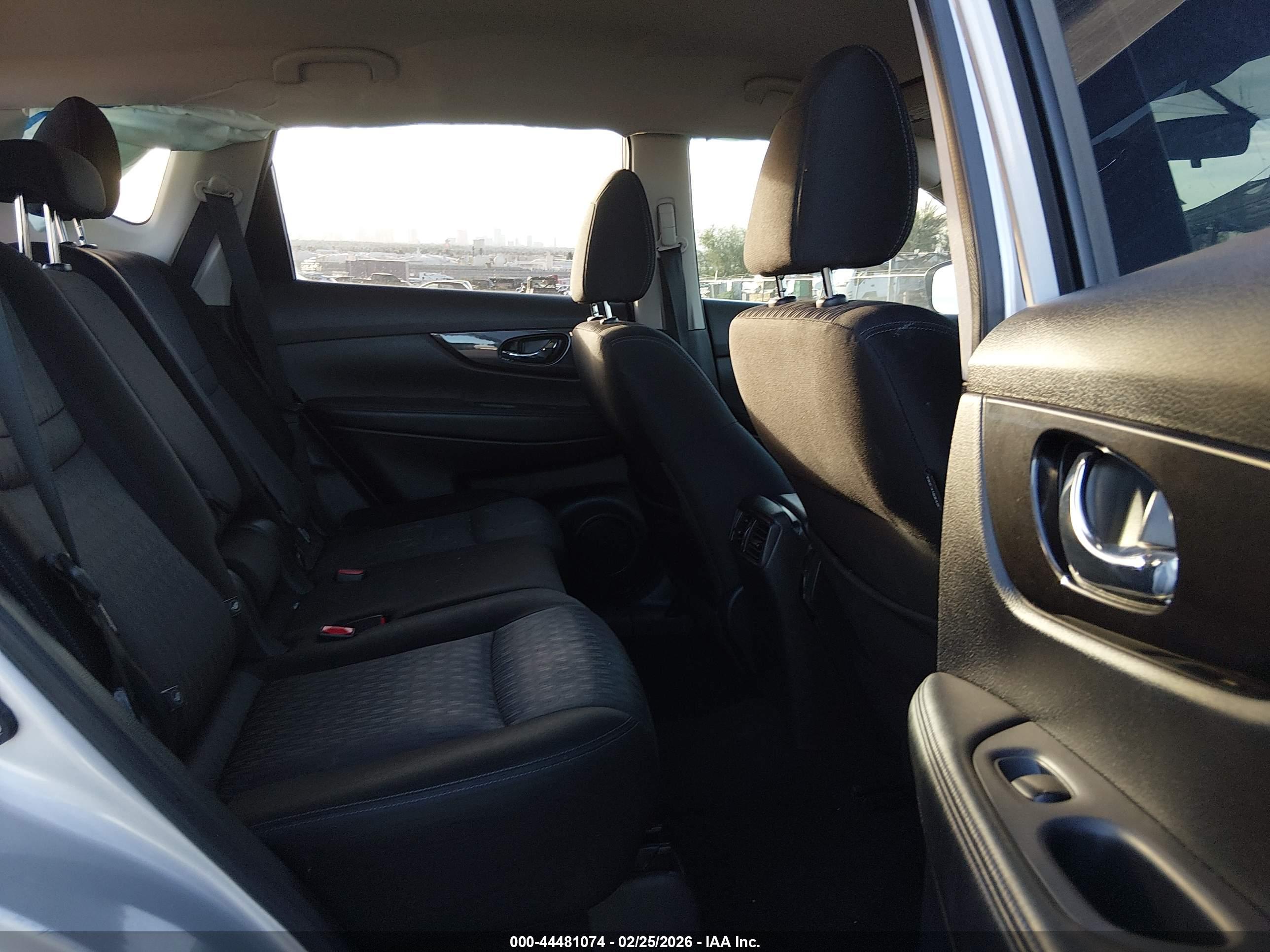 NISSAN ROGUE image 8