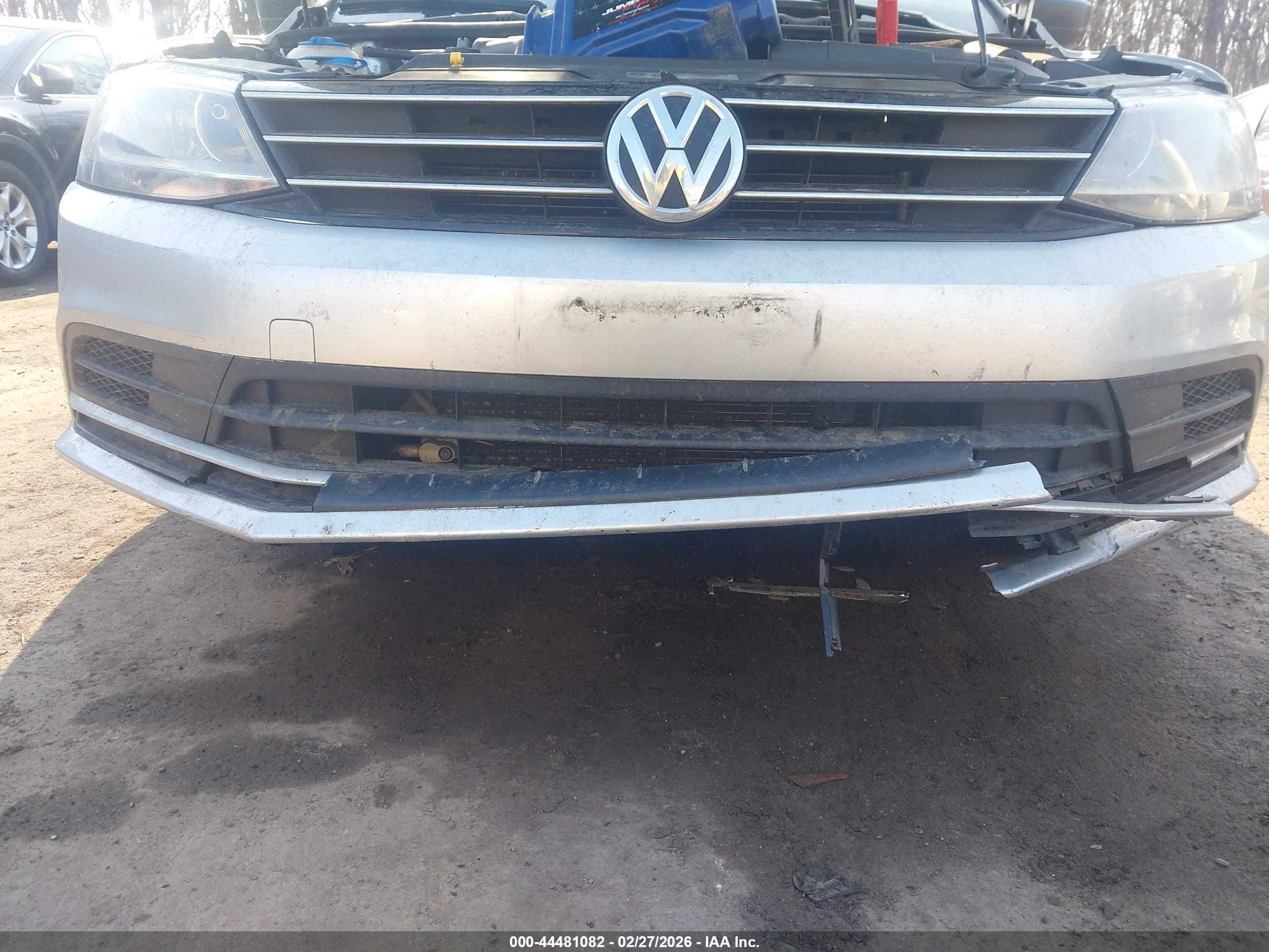 VOLKSWAGEN JETTA image 6