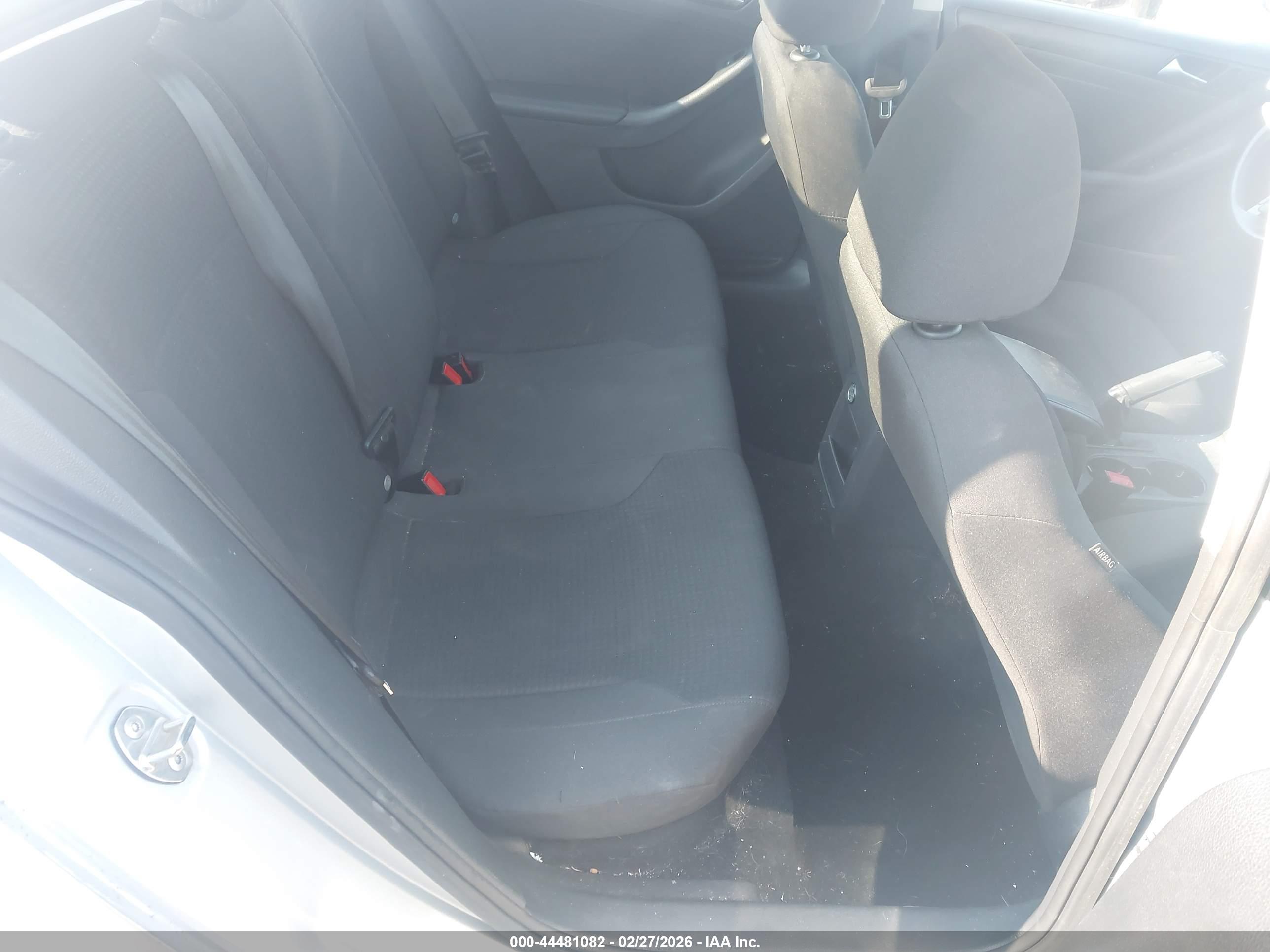 VOLKSWAGEN JETTA image 8