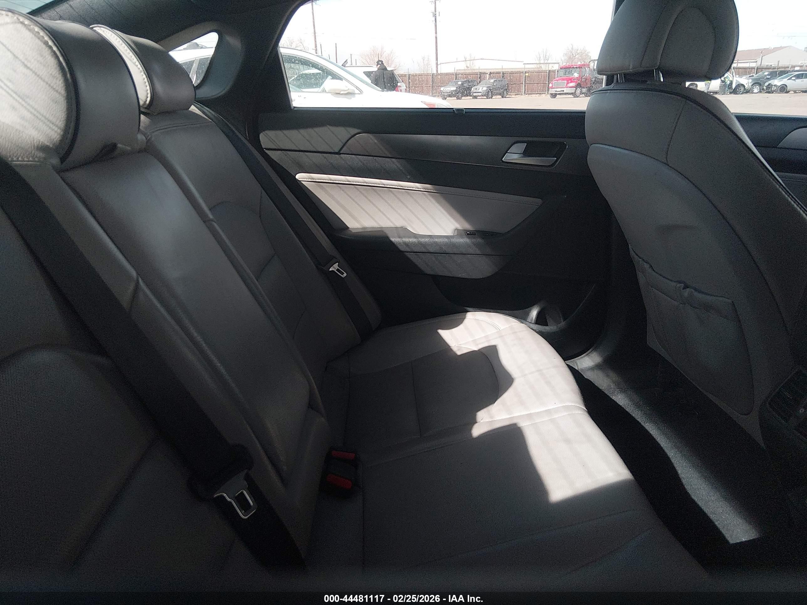 HYUNDAI SONATA image 8