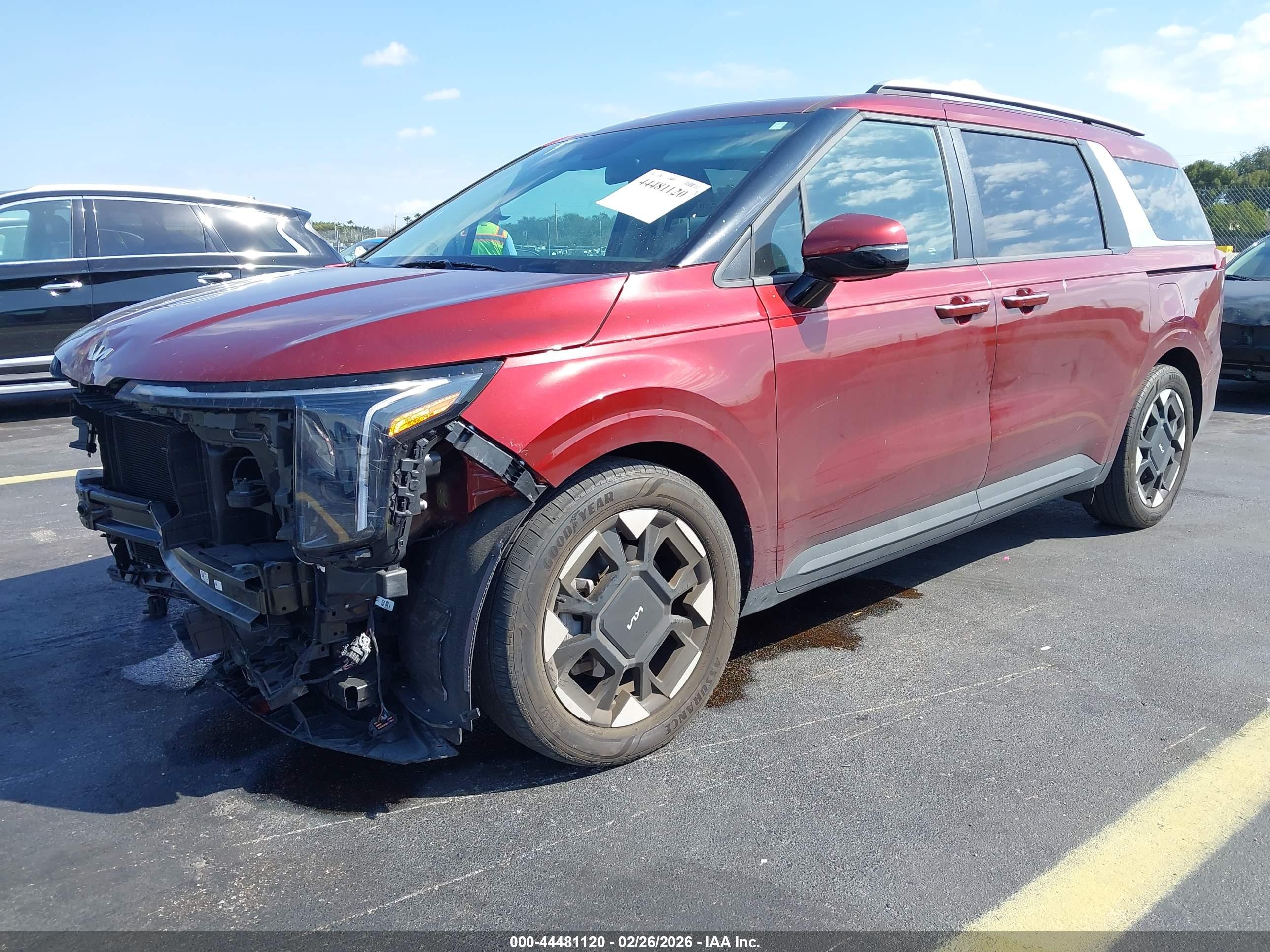 KIA CARNIVAL image 2