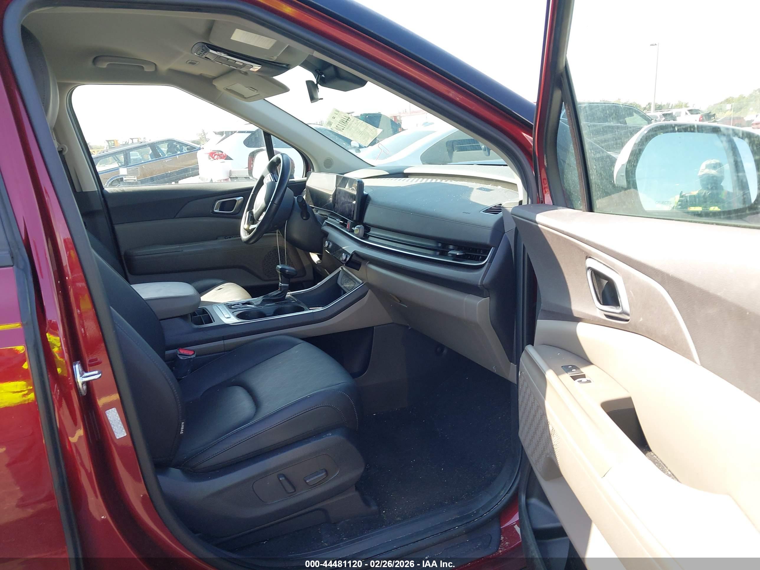 KIA CARNIVAL image 5