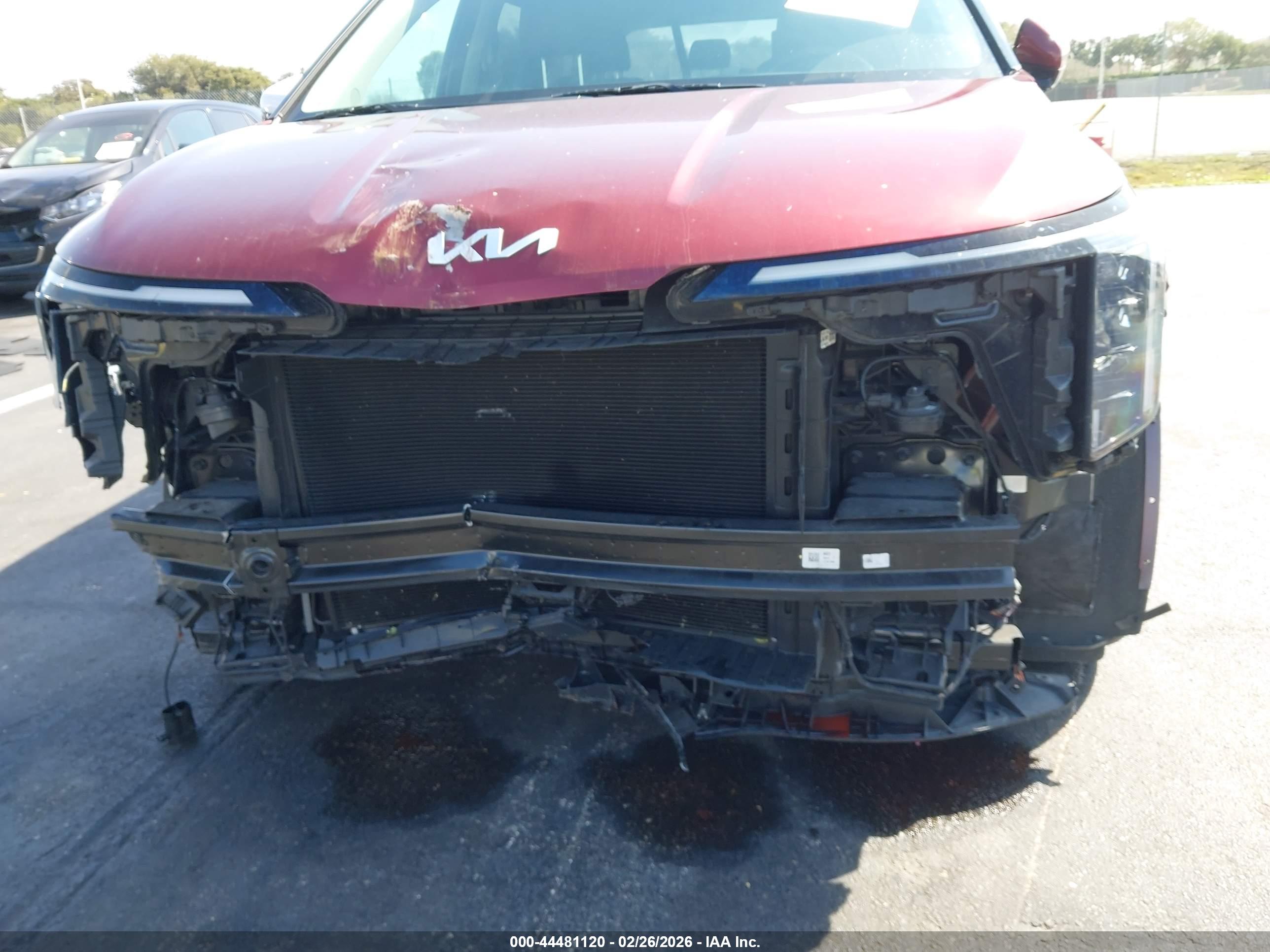 KIA CARNIVAL image 6