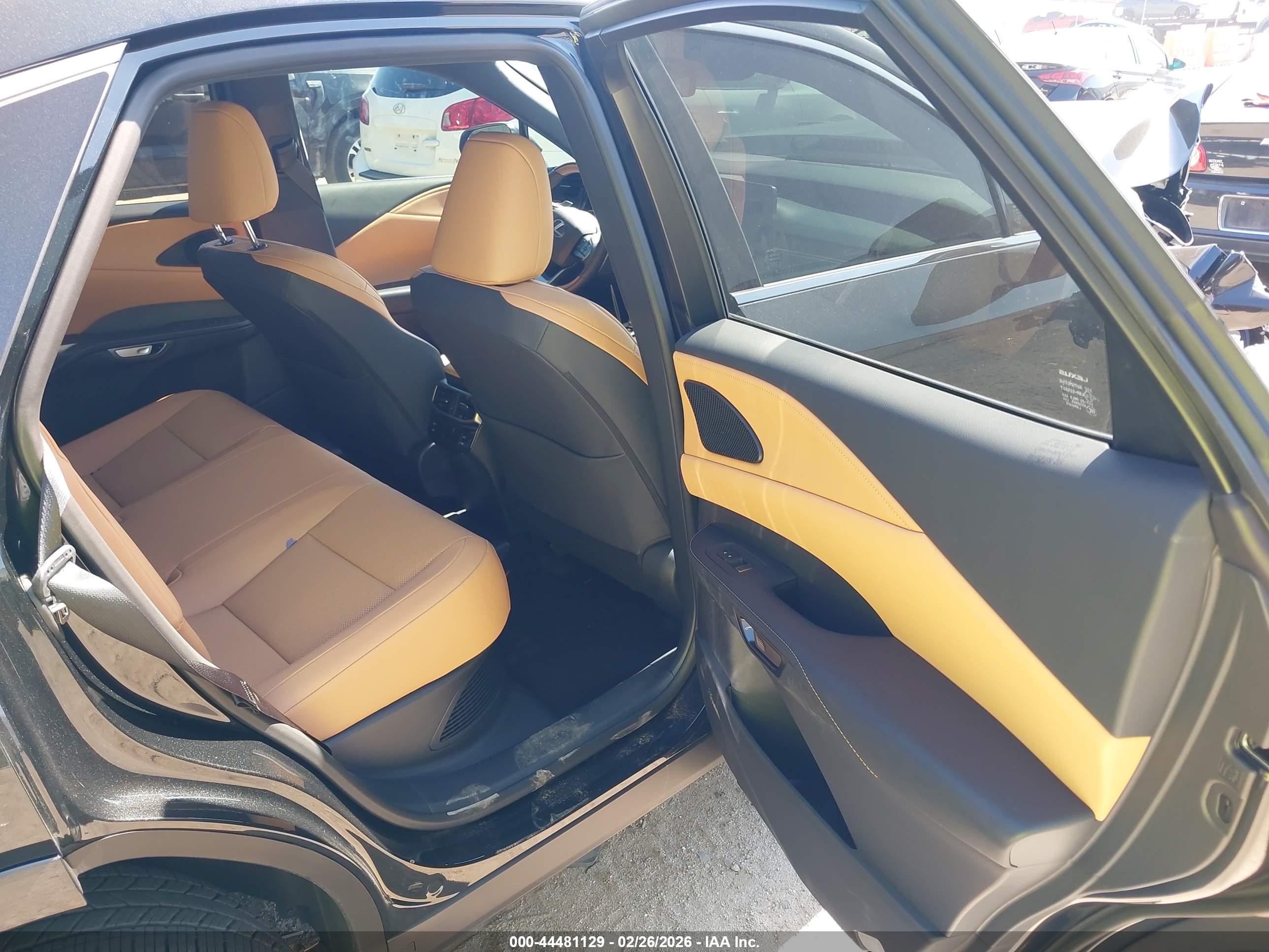 LEXUS RX image 8