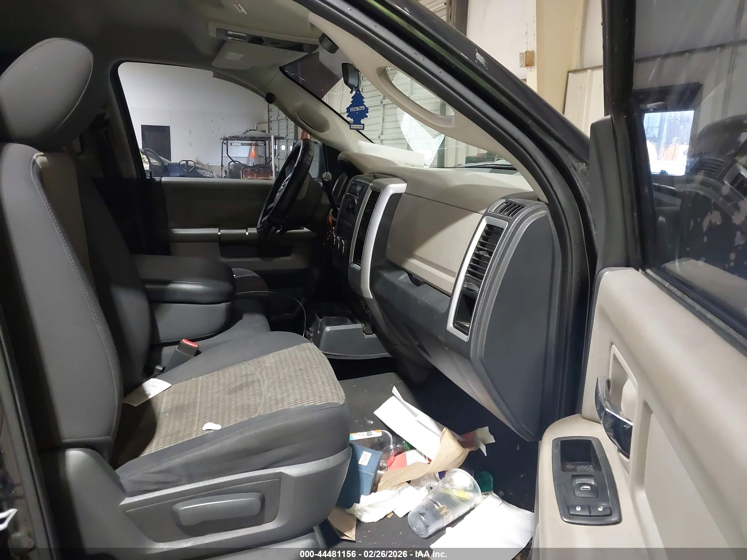 DODGE RAM image 5