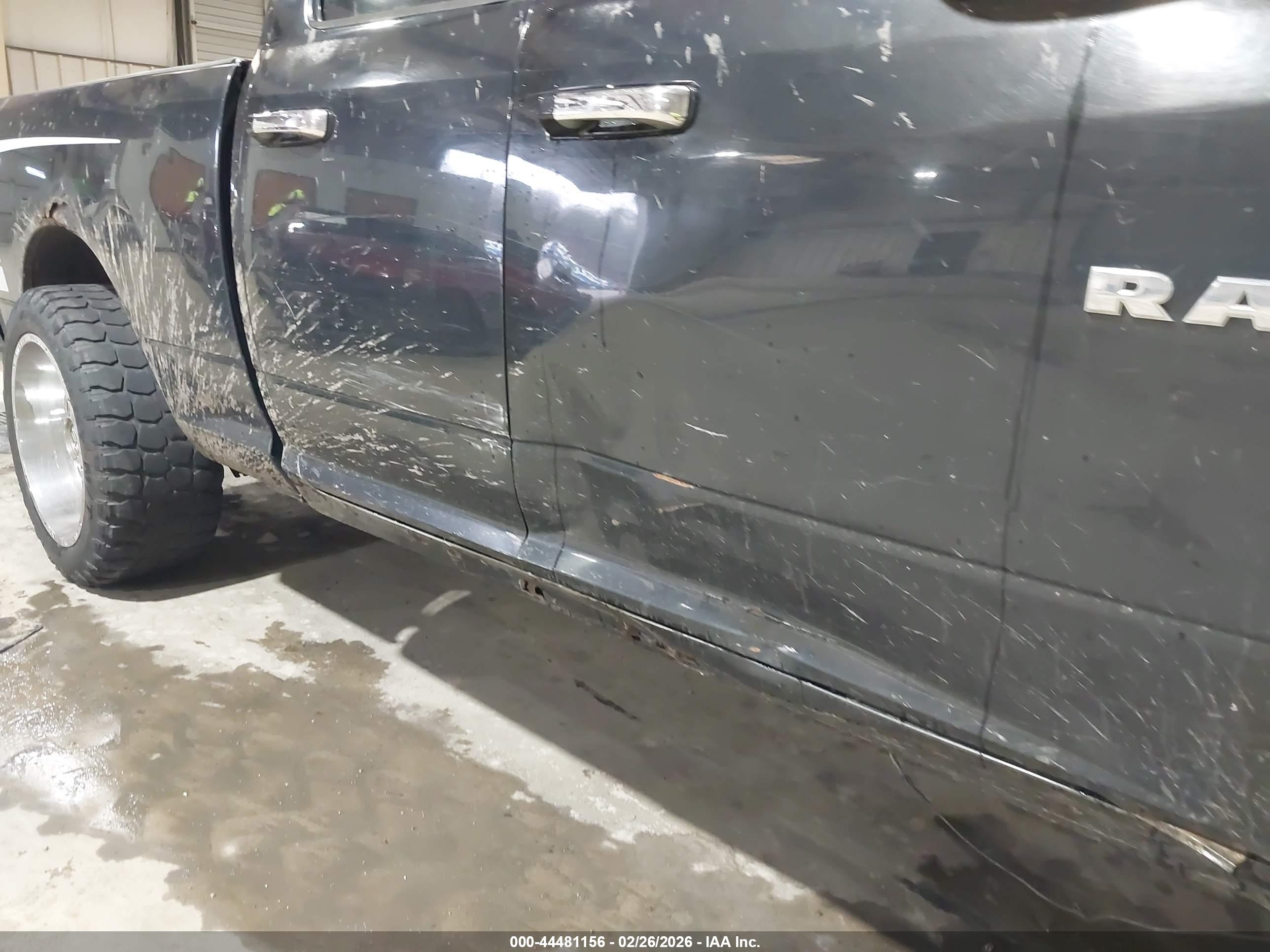 DODGE RAM image 6