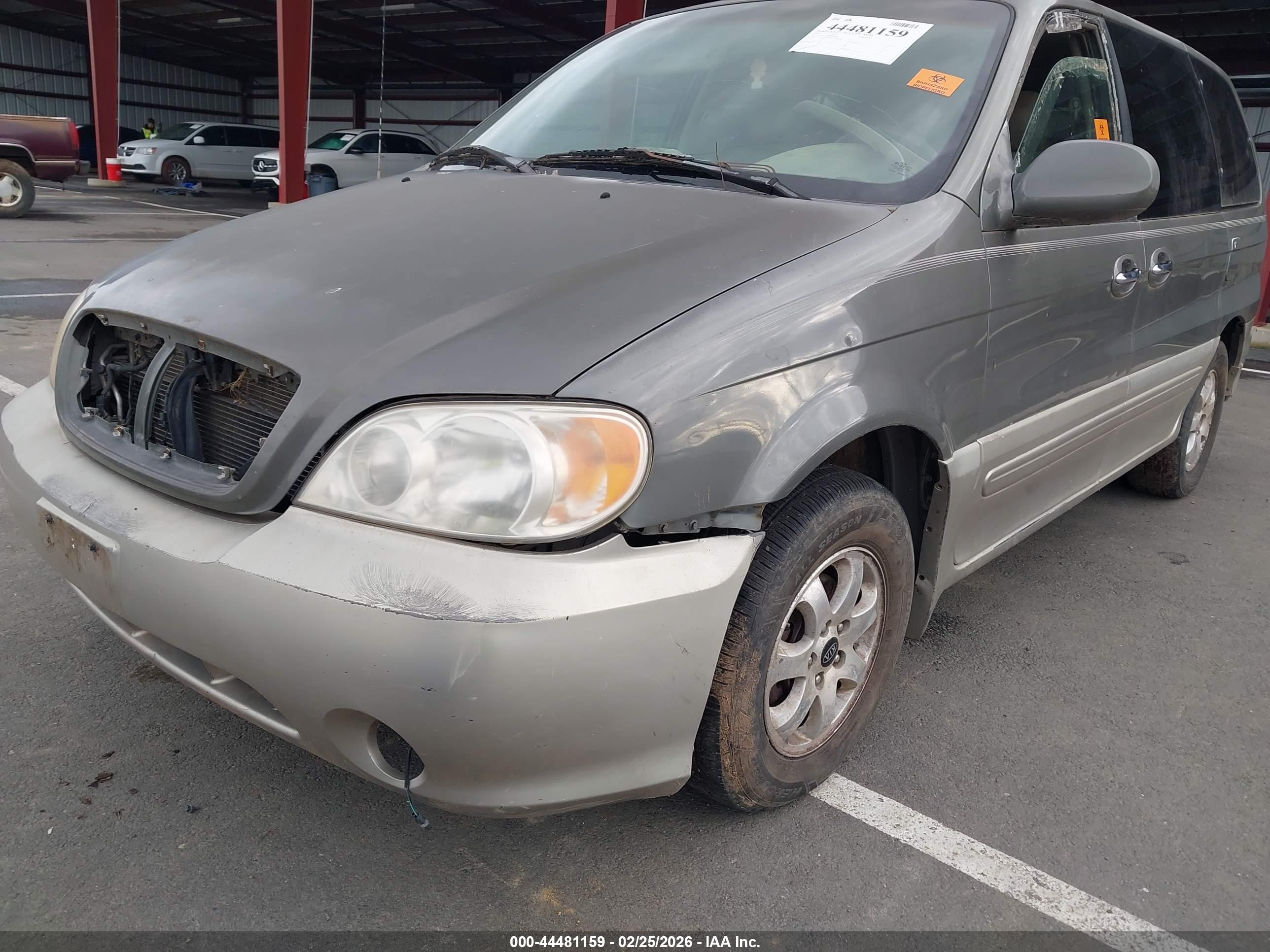 KIA SEDONA image 6