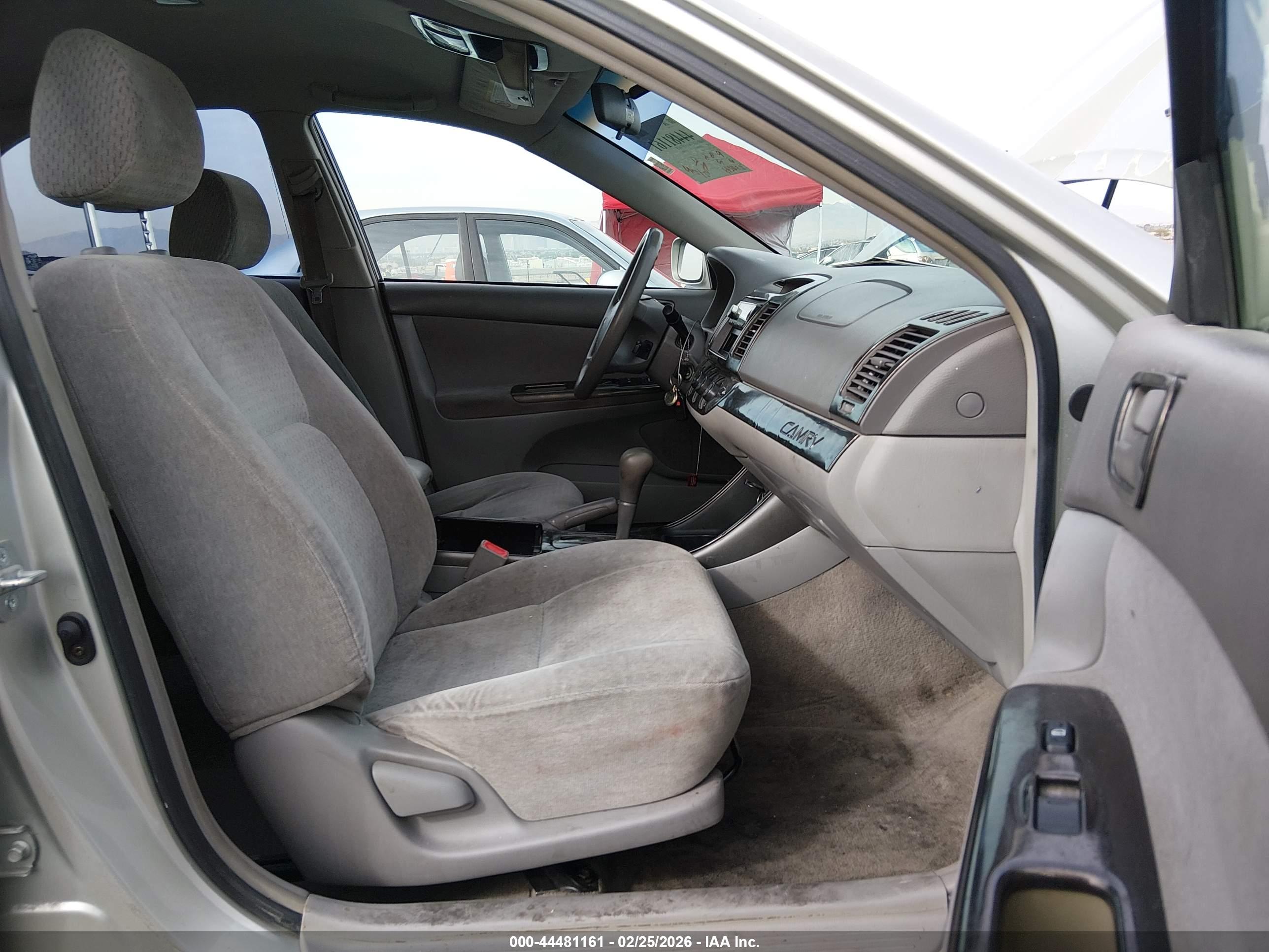 TOYOTA CAMRY image 5