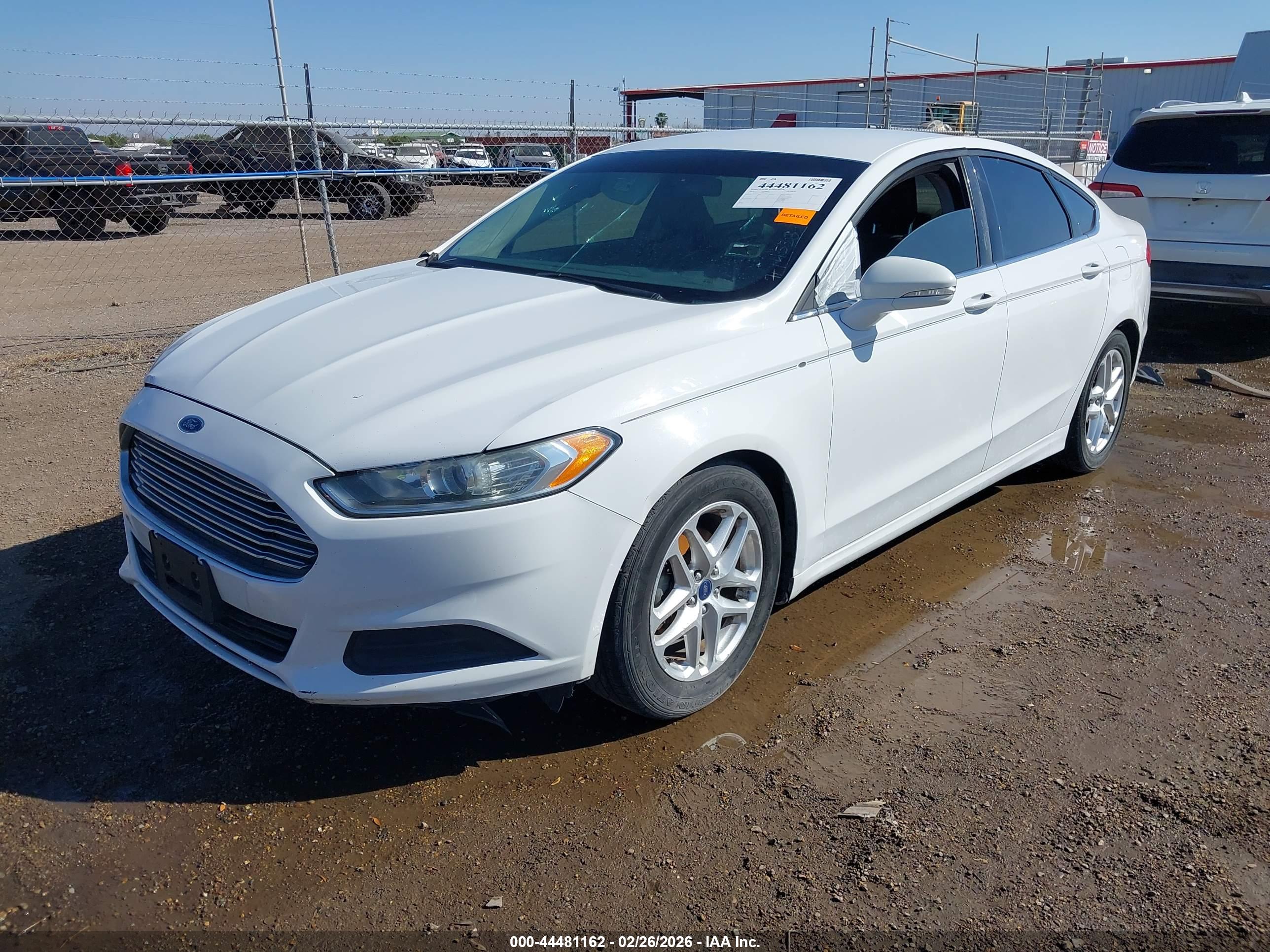 FORD FUSION image 2