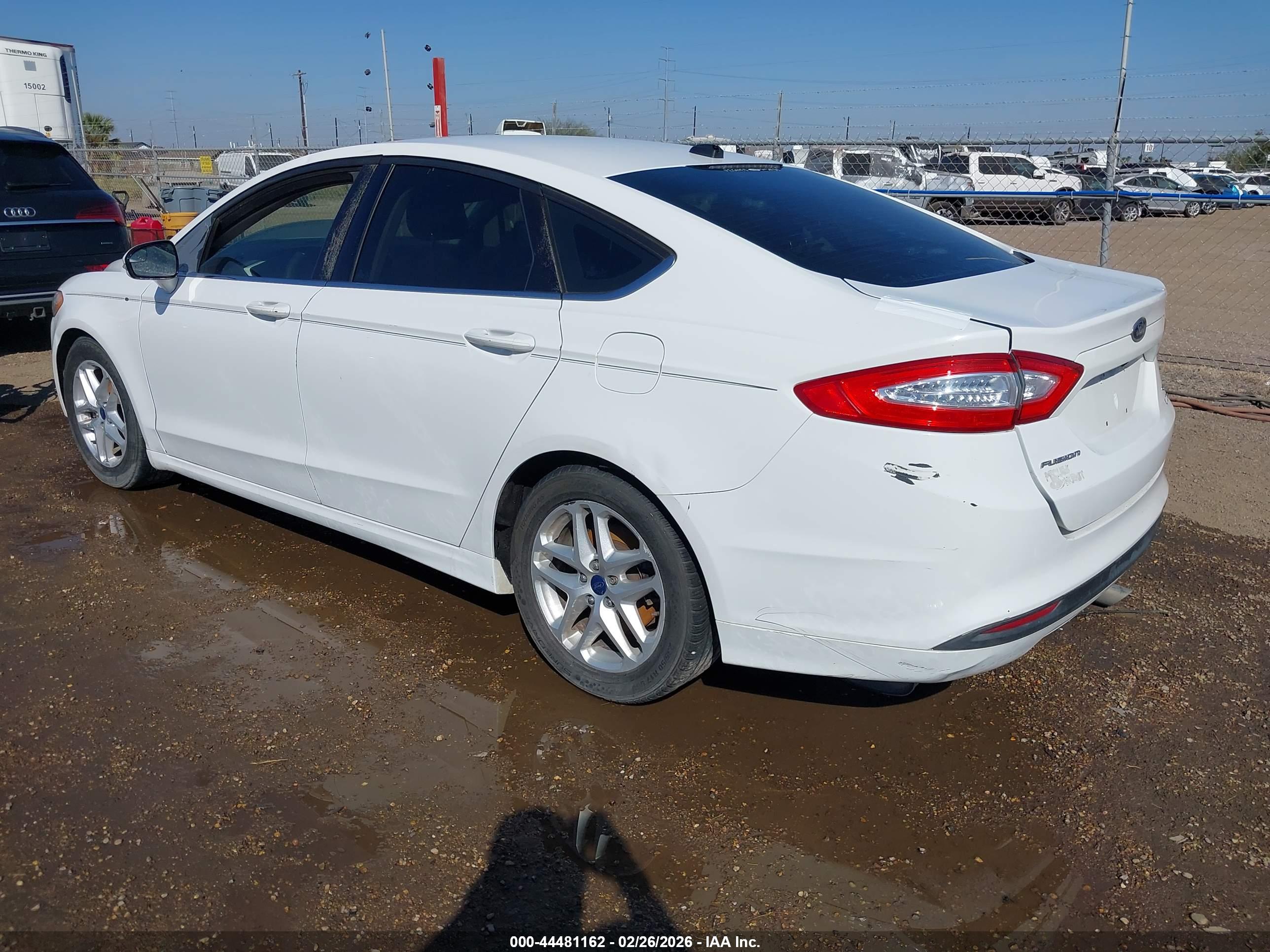 FORD FUSION image 3
