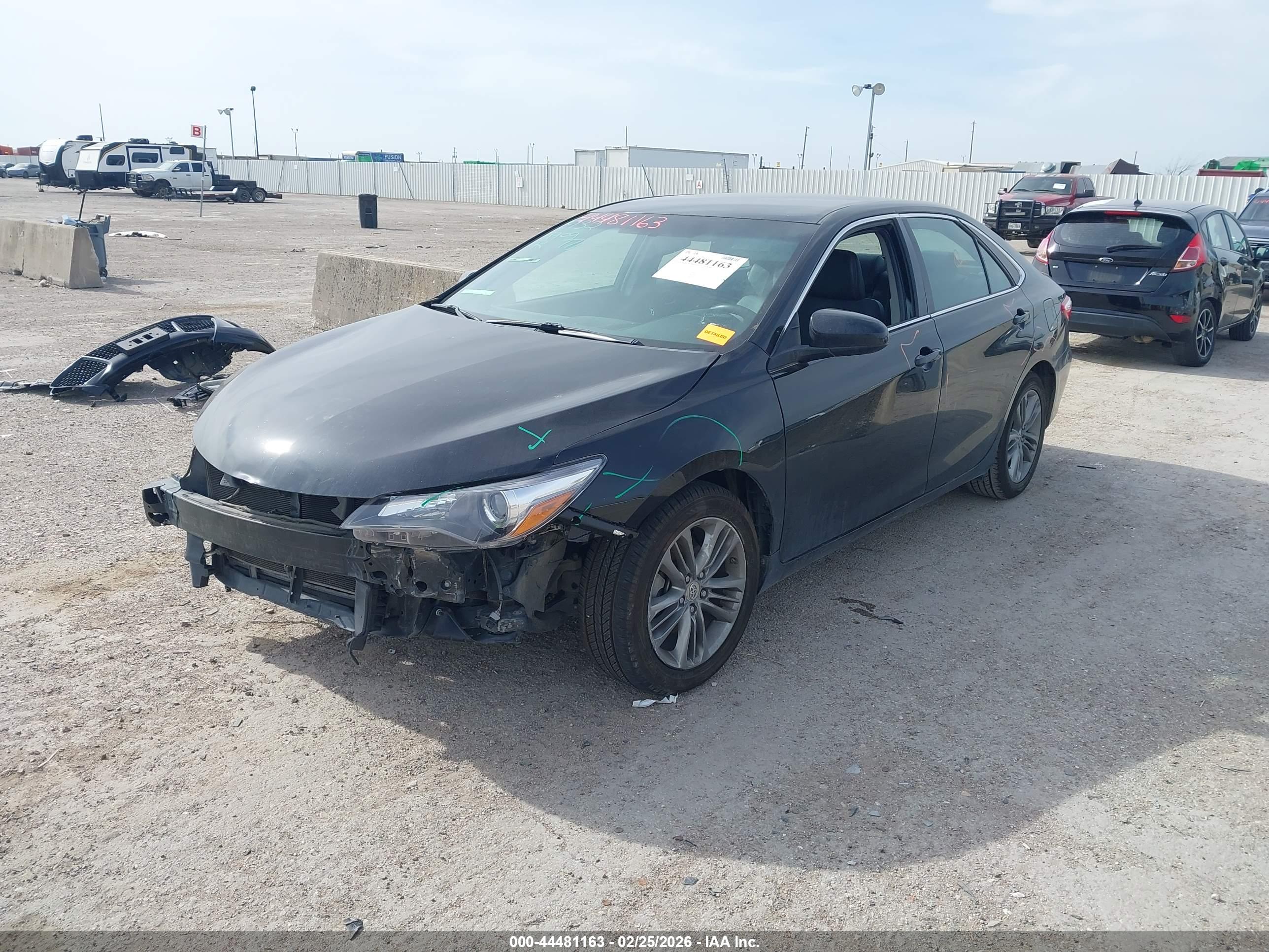 TOYOTA CAMRY image 2