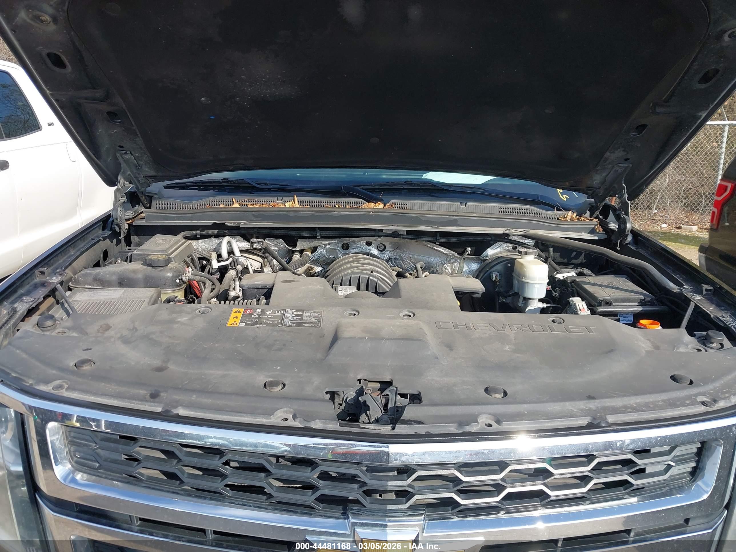 CHEVROLET SUBURBAN image 10