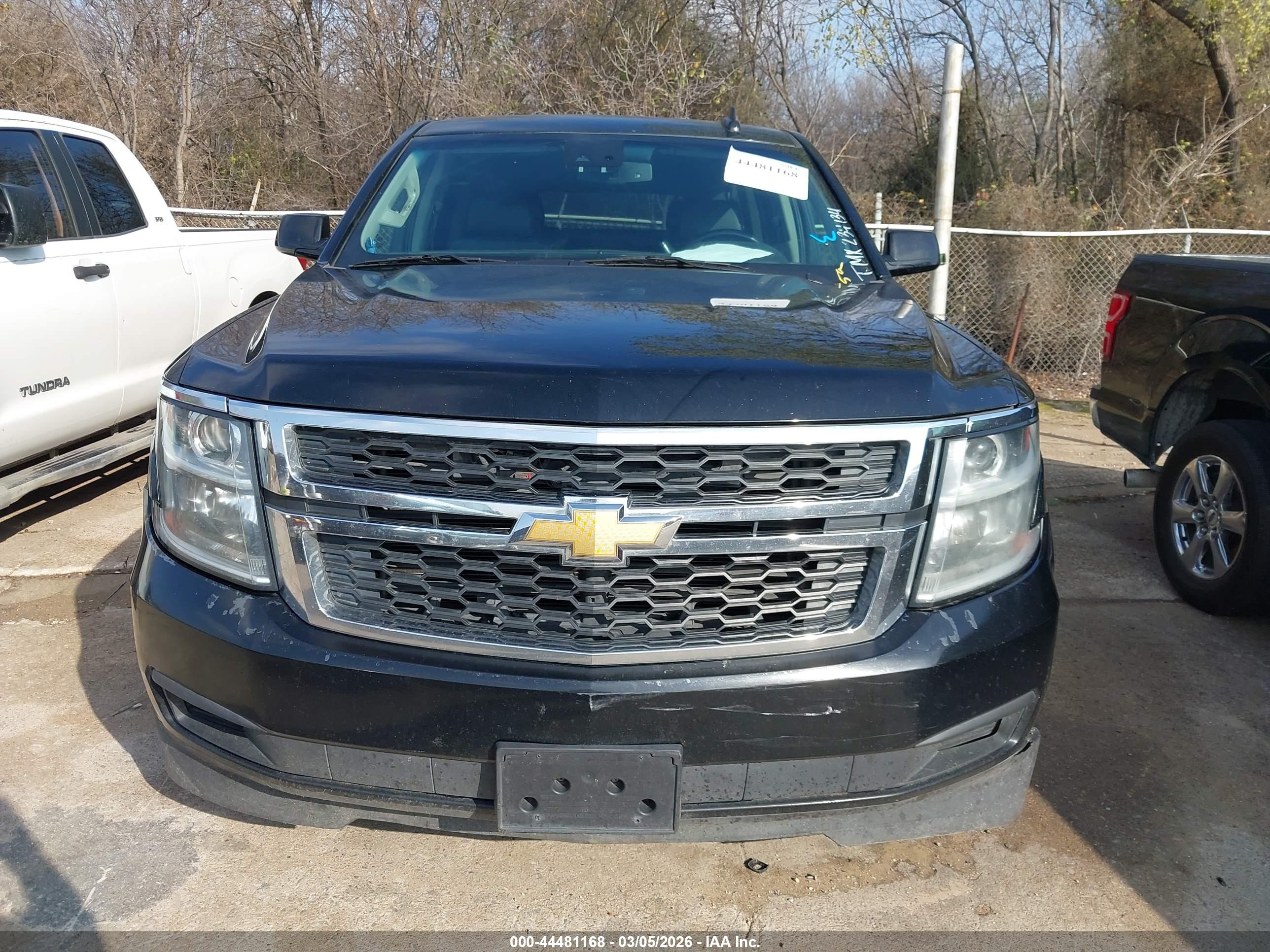 CHEVROLET SUBURBAN image 6