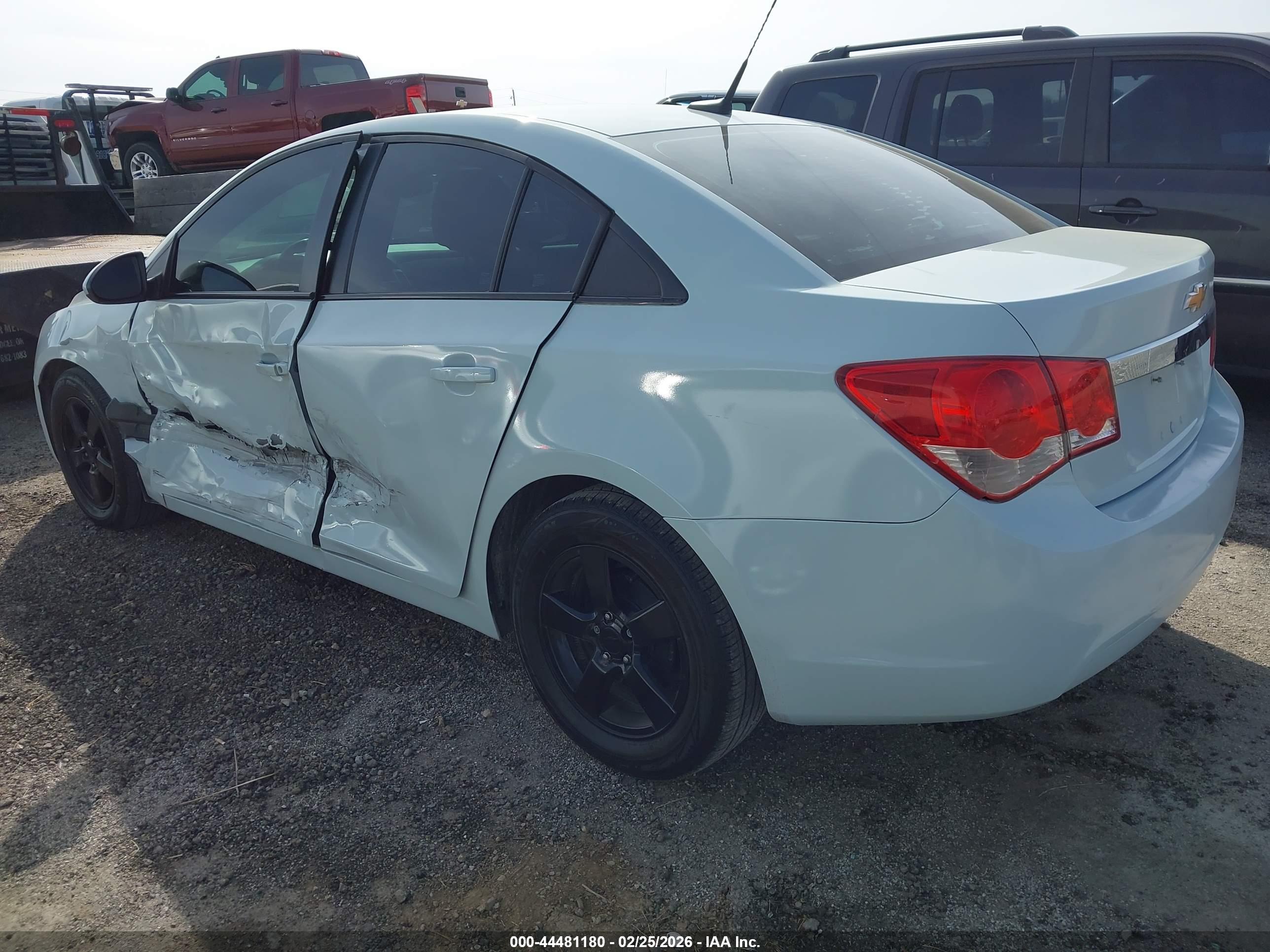 CHEVROLET CRUZE image 3
