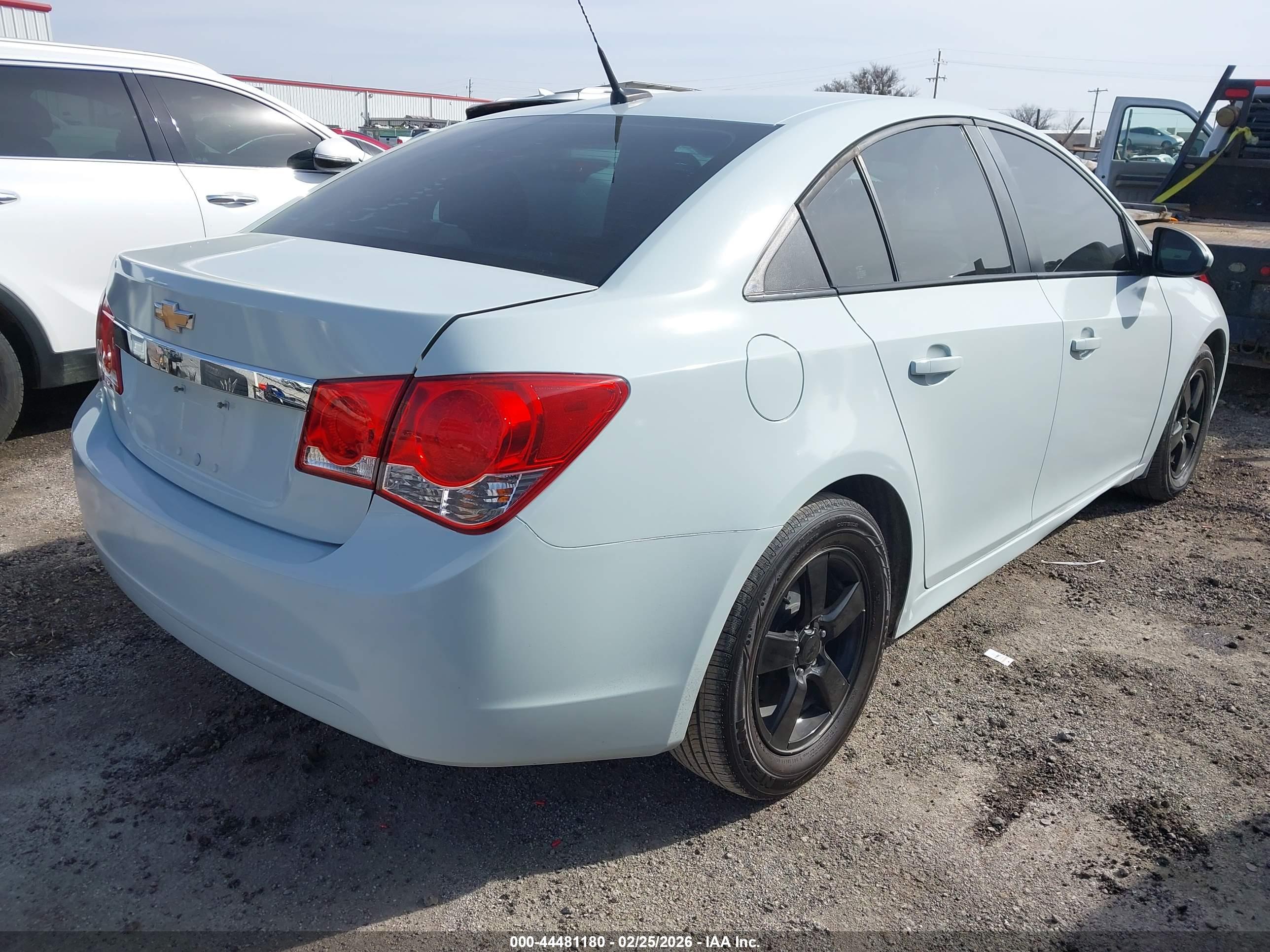 CHEVROLET CRUZE image 4