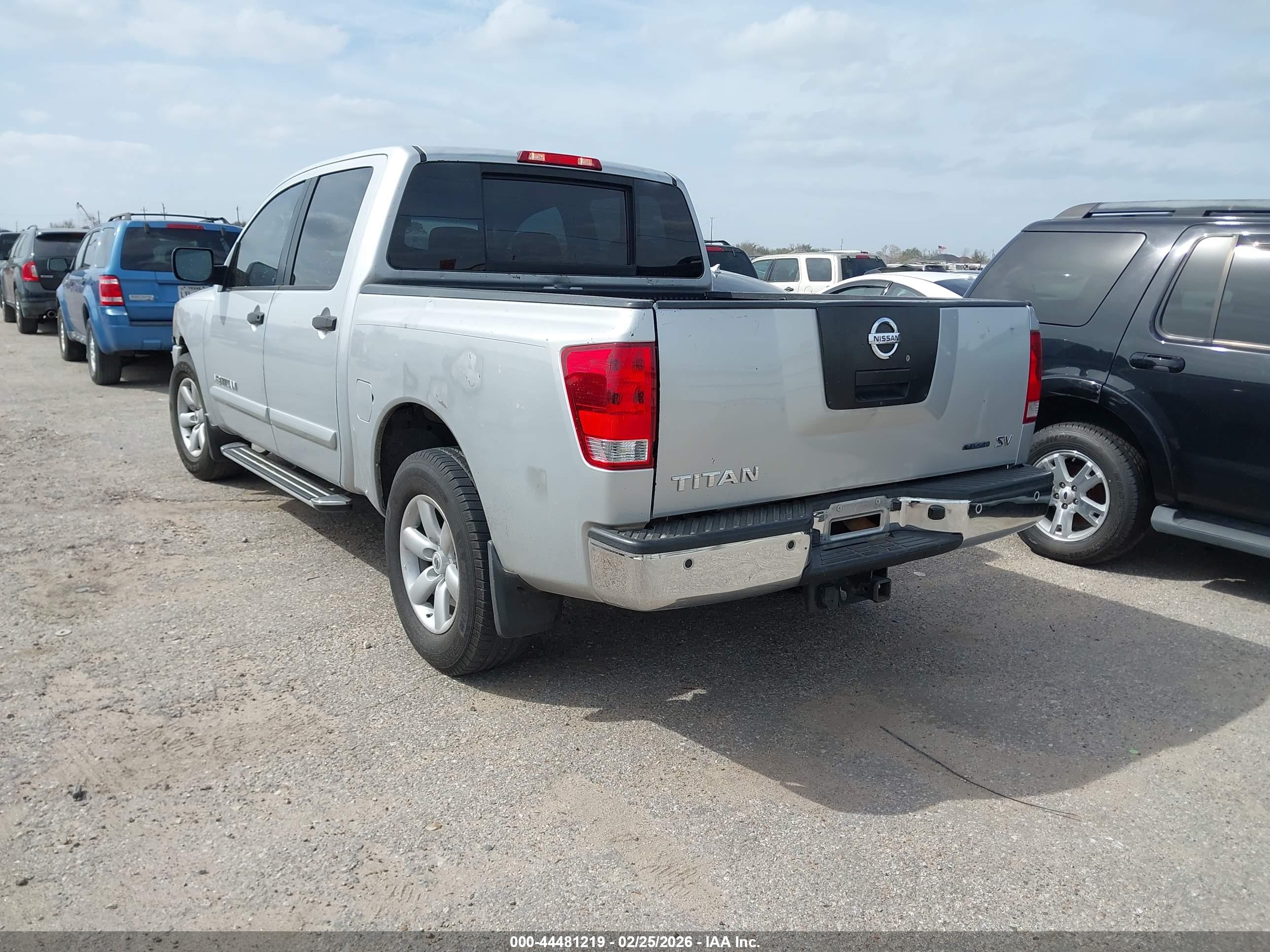 NISSAN TITAN image 3
