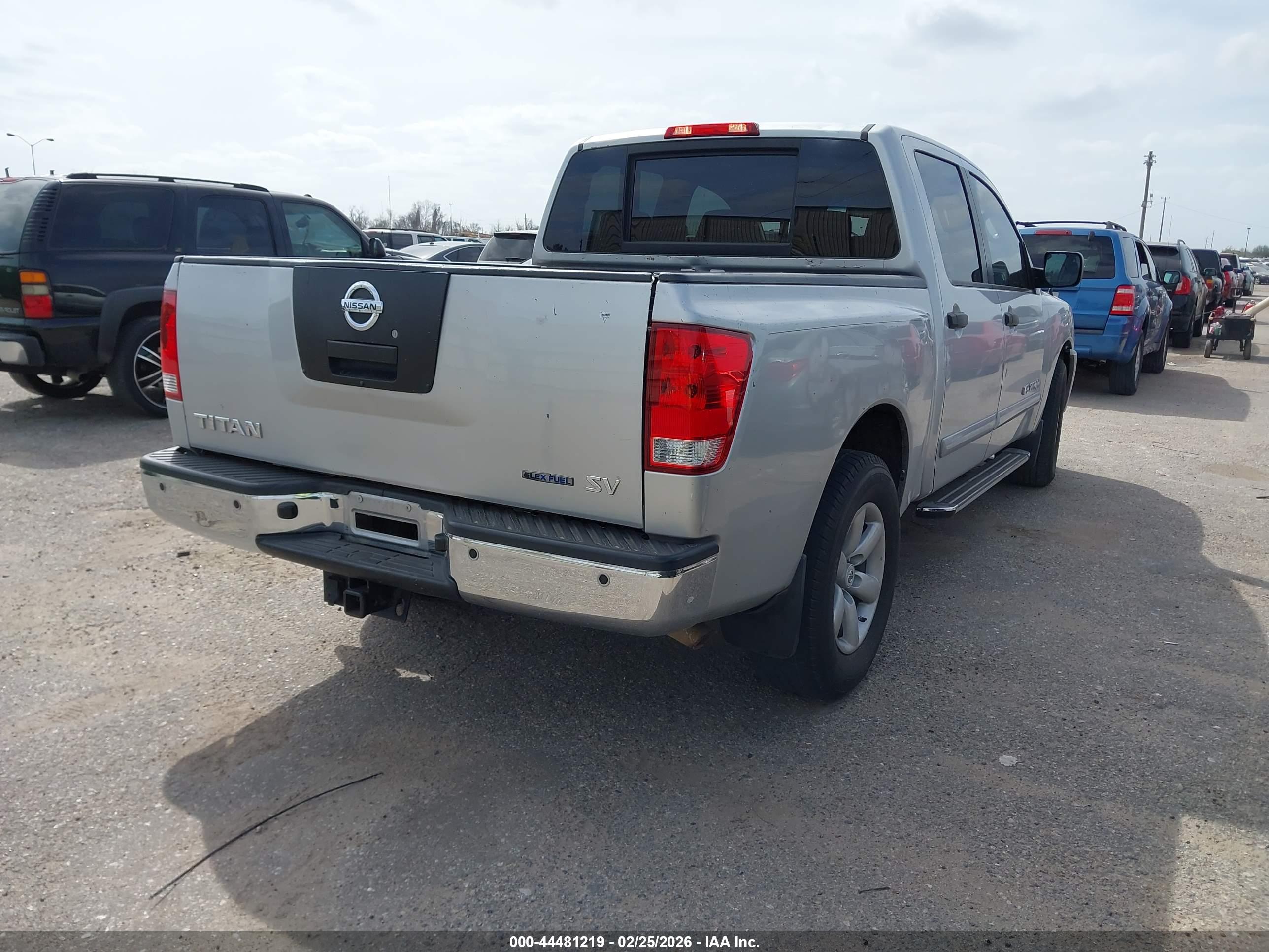 NISSAN TITAN image 4