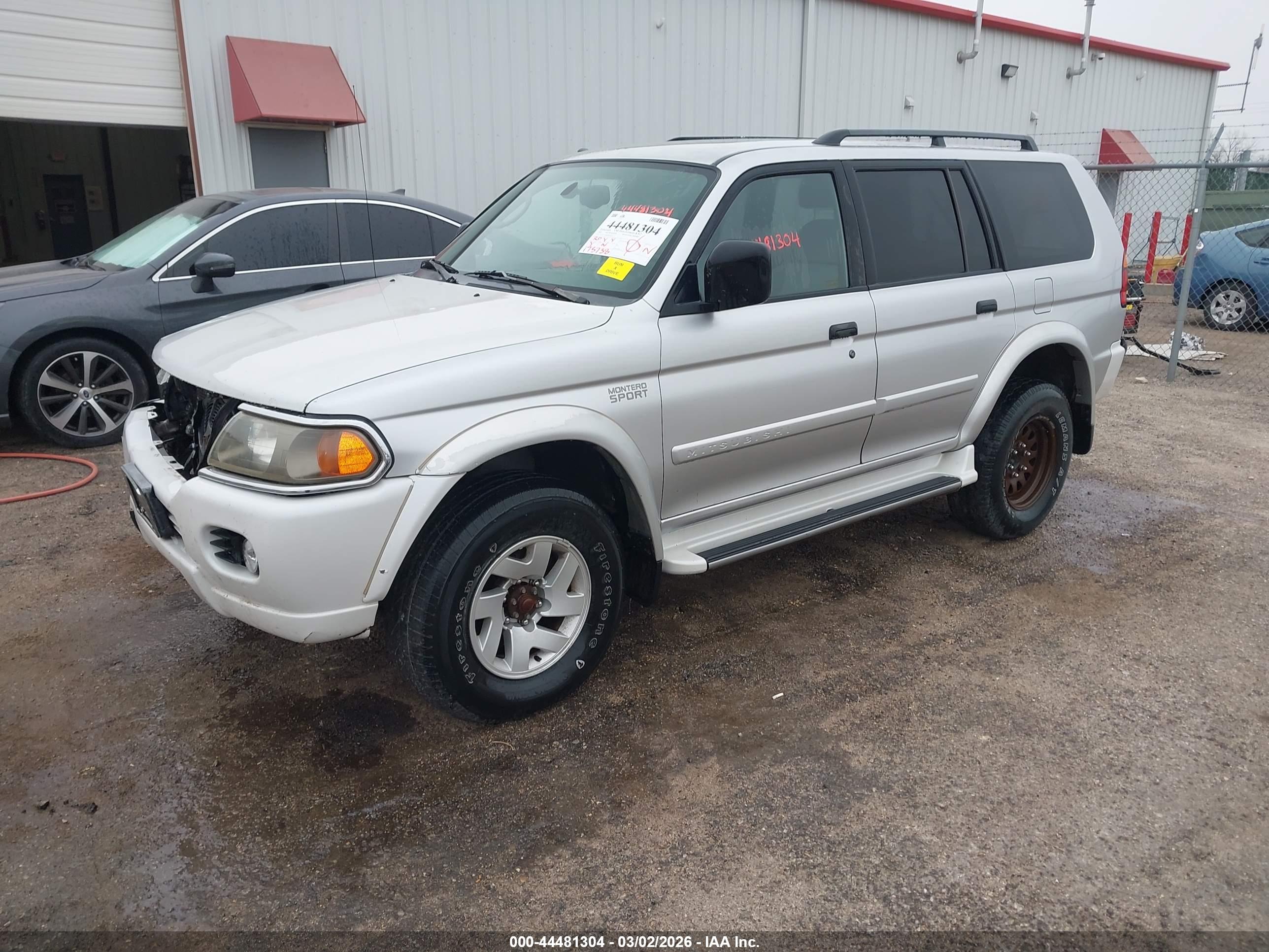 MITSUBISHI MONTERO image 2