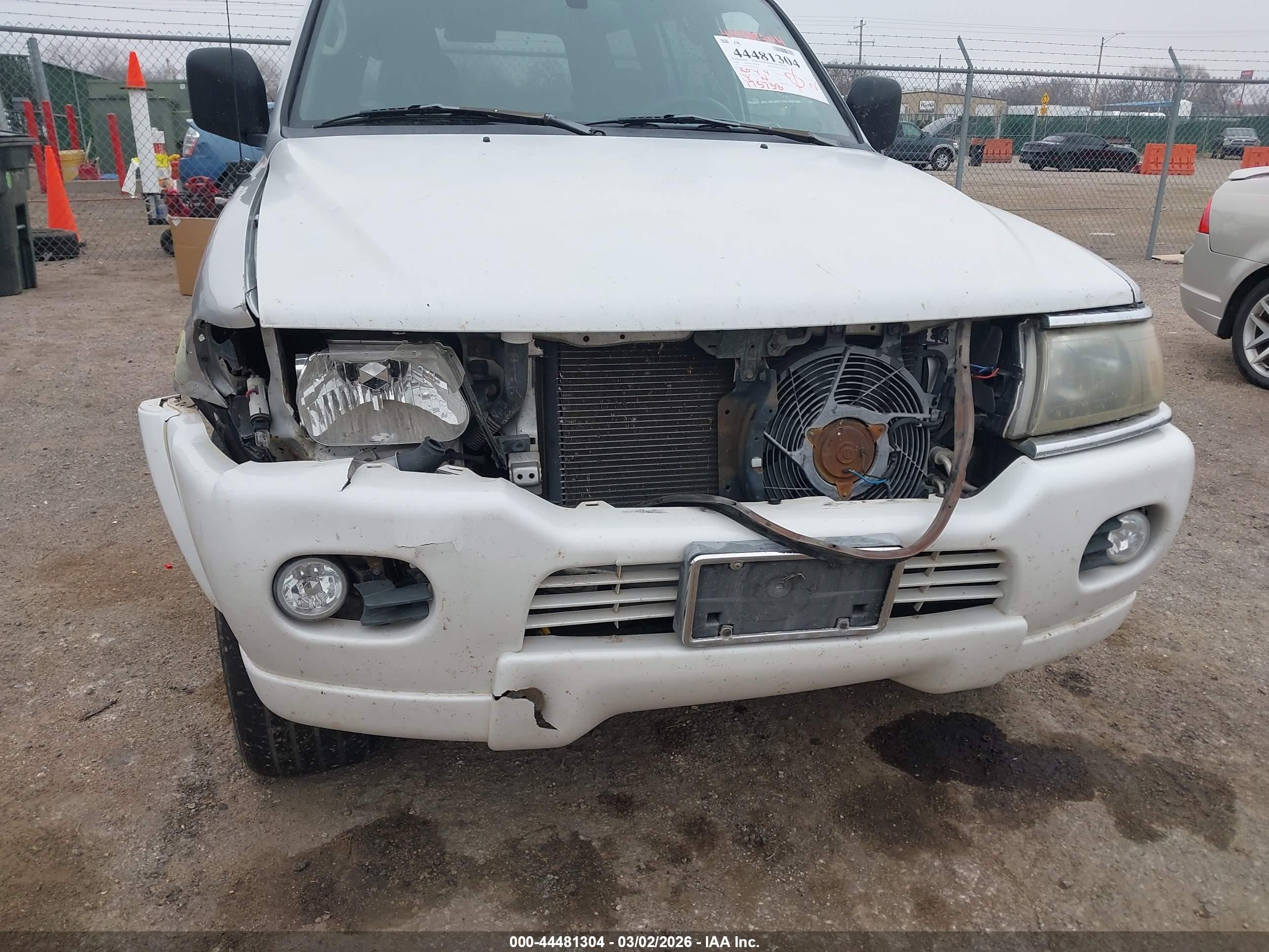 MITSUBISHI MONTERO image 6