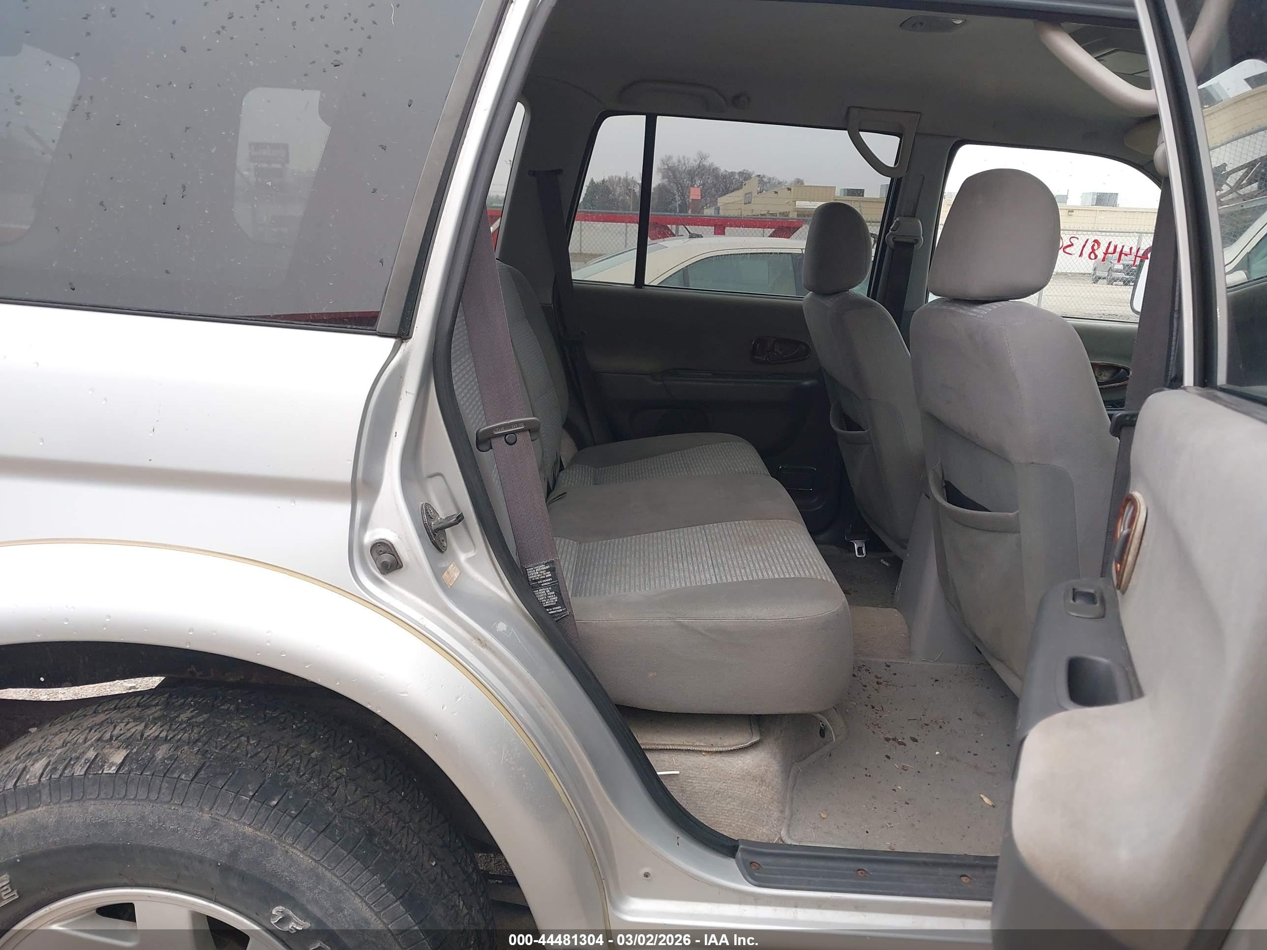 MITSUBISHI MONTERO image 8