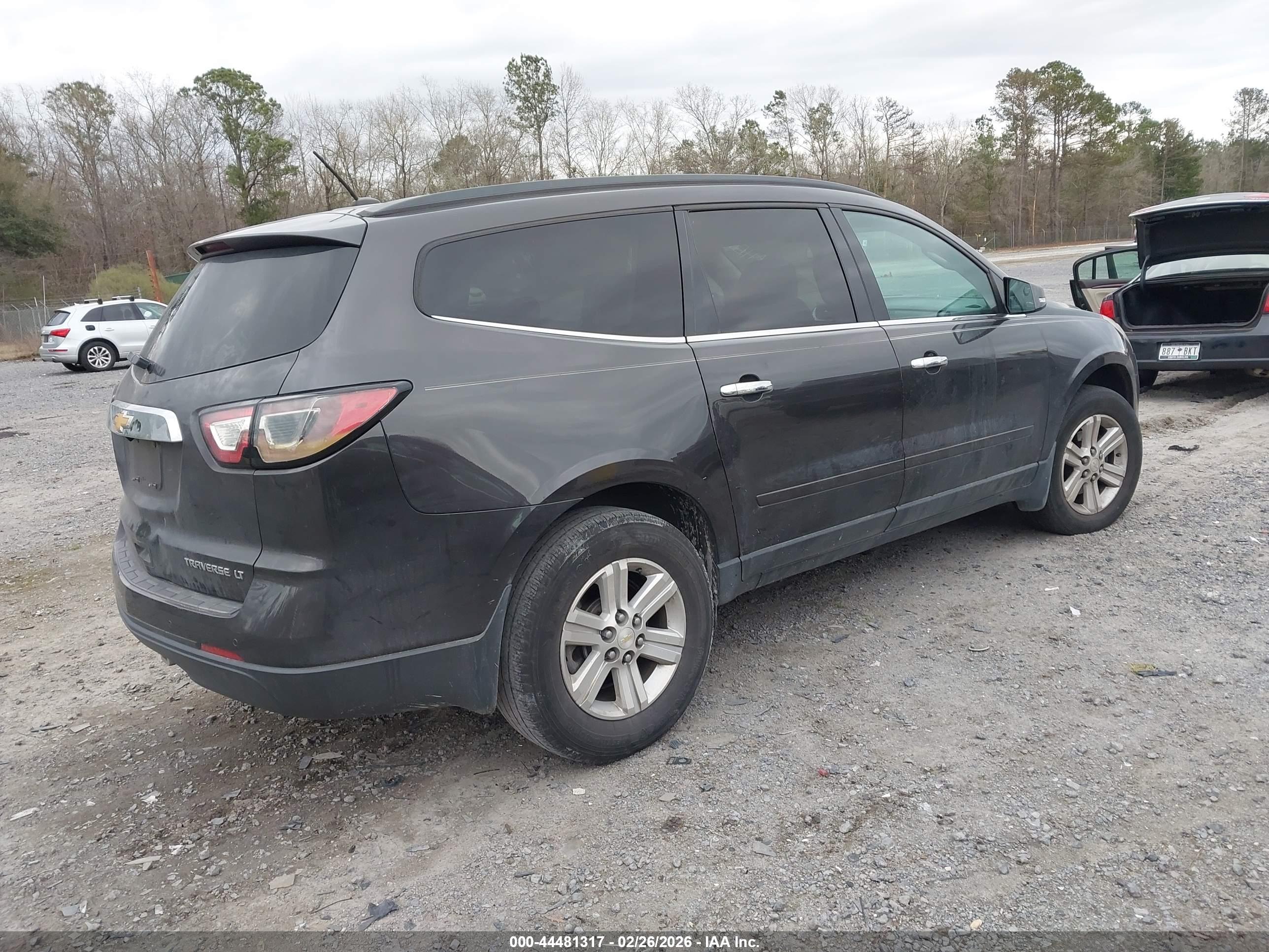 CHEVROLET TRAVERSE image 4