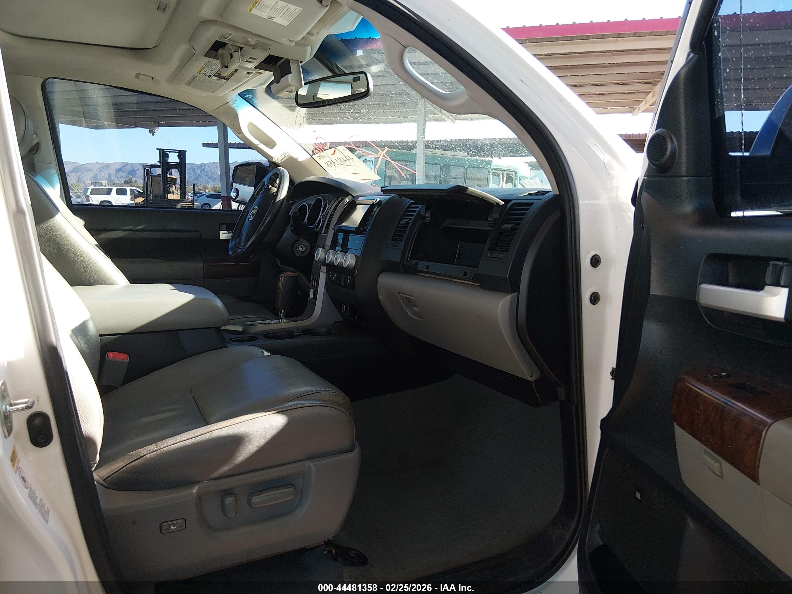 TOYOTA TUNDRA image 5