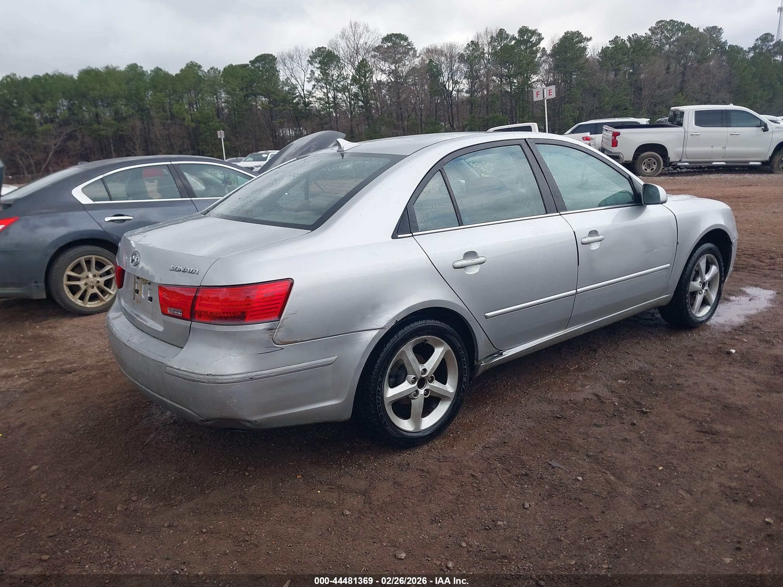 HYUNDAI SONATA image 4